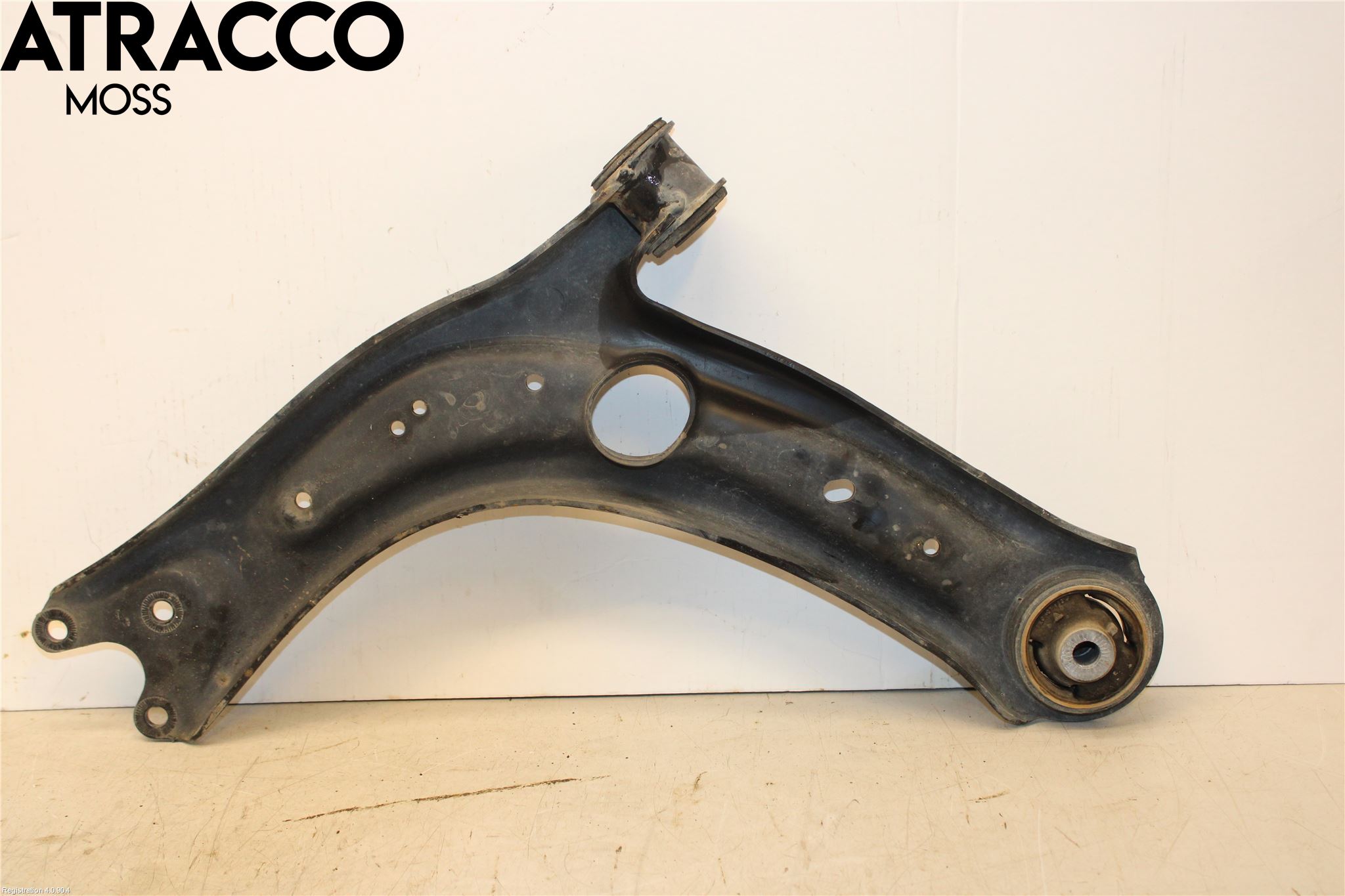 Volkswagen VW TOURAN 16- Bærearm Foran Høyre Nedre