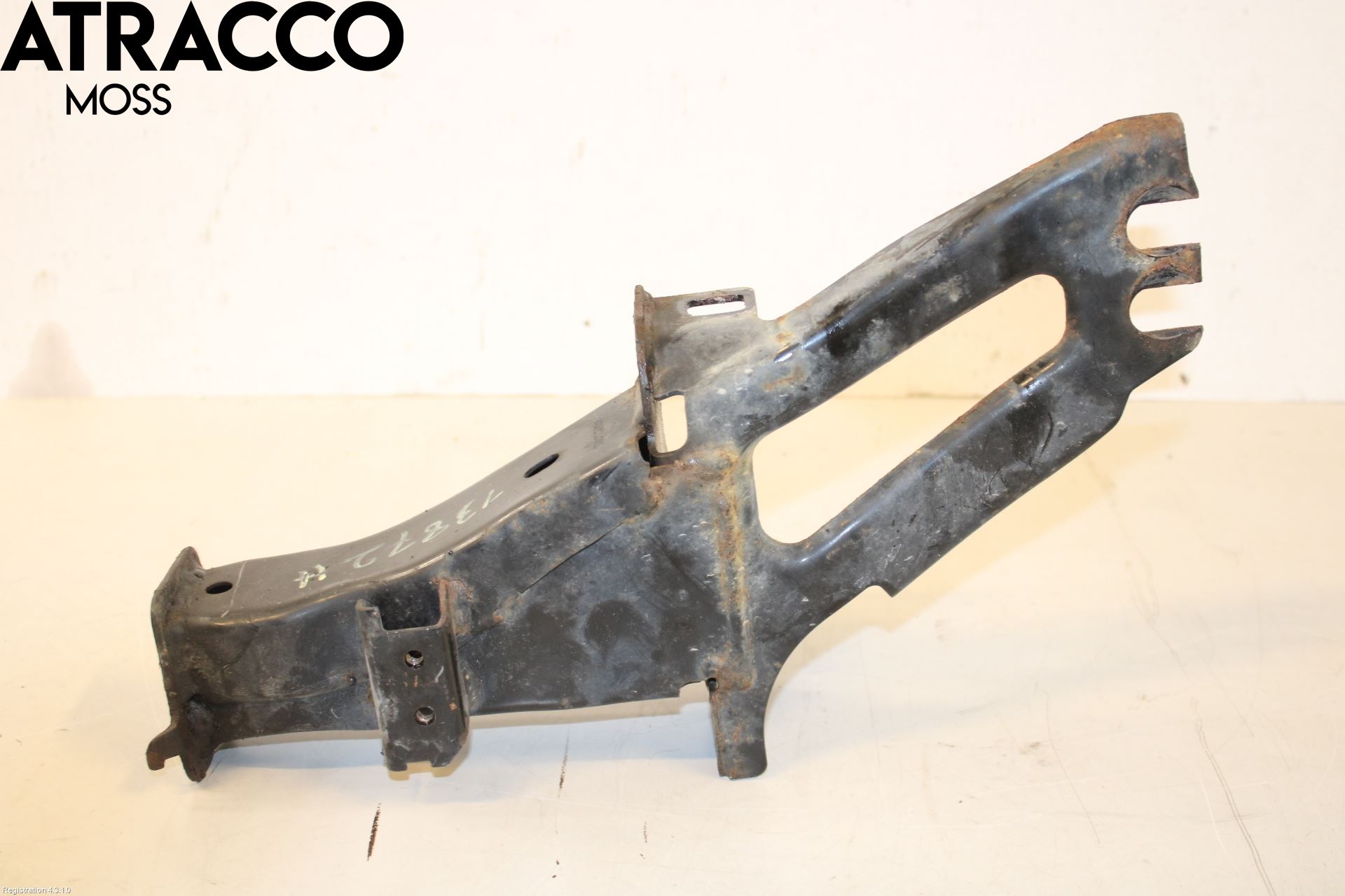 Volvo V60 14-18 Støtfanger Foran Feste