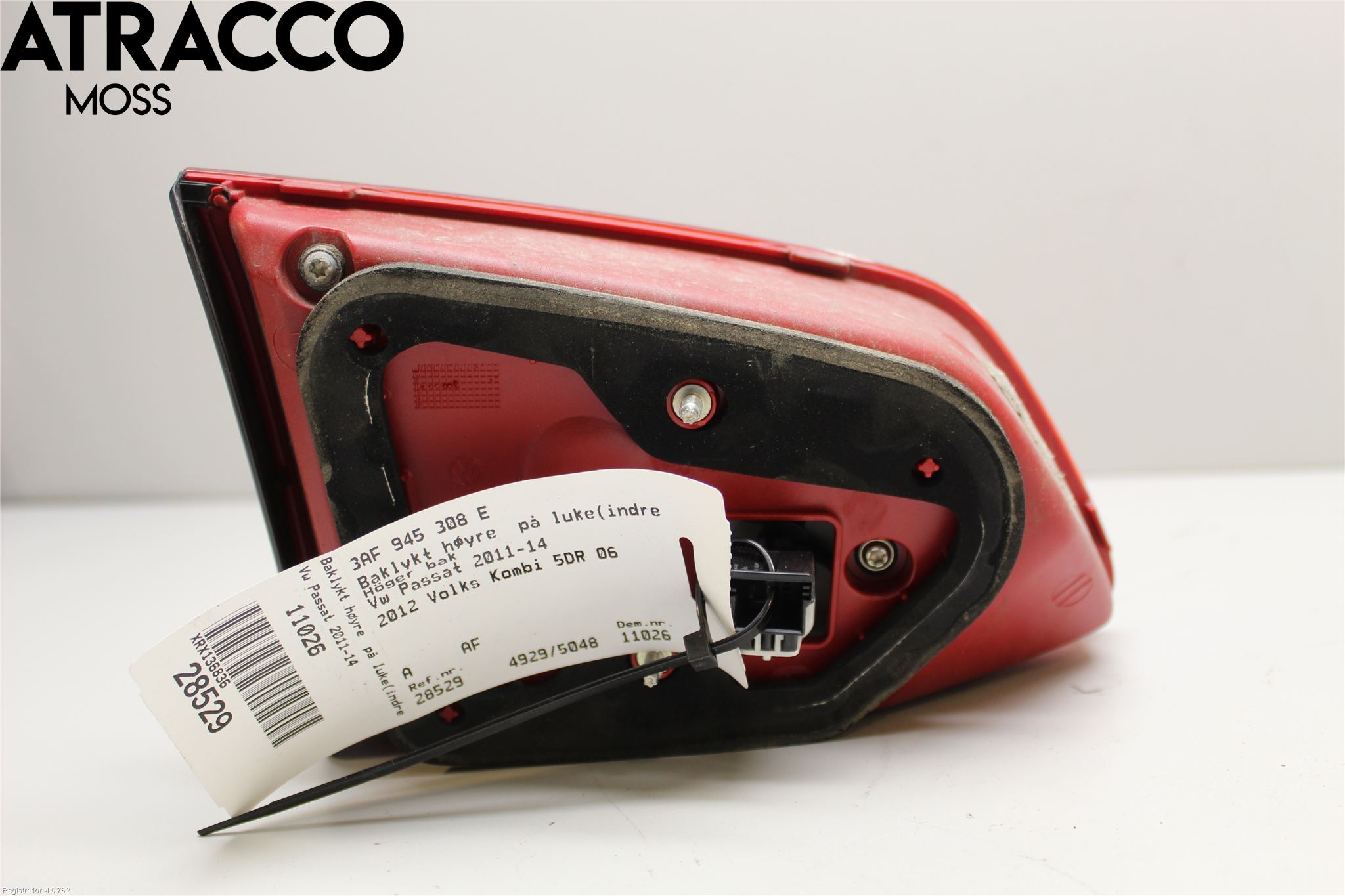 Volkswagen VW PASSAT 11-14 Baklykt Høyre  På Luke(Indre)