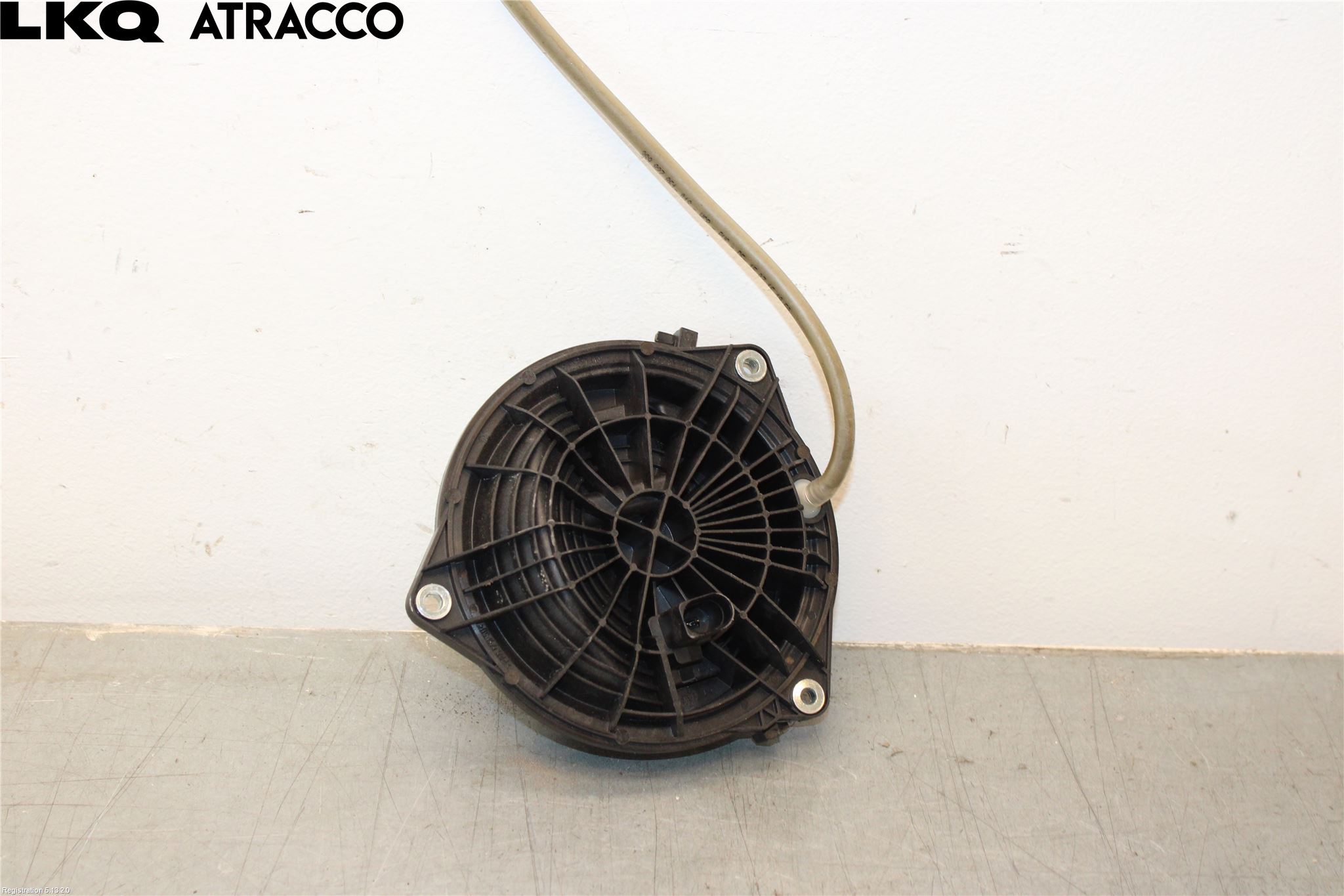 Volkswagen VW PASSAT 15-19 Bakluke Handtak Ytre