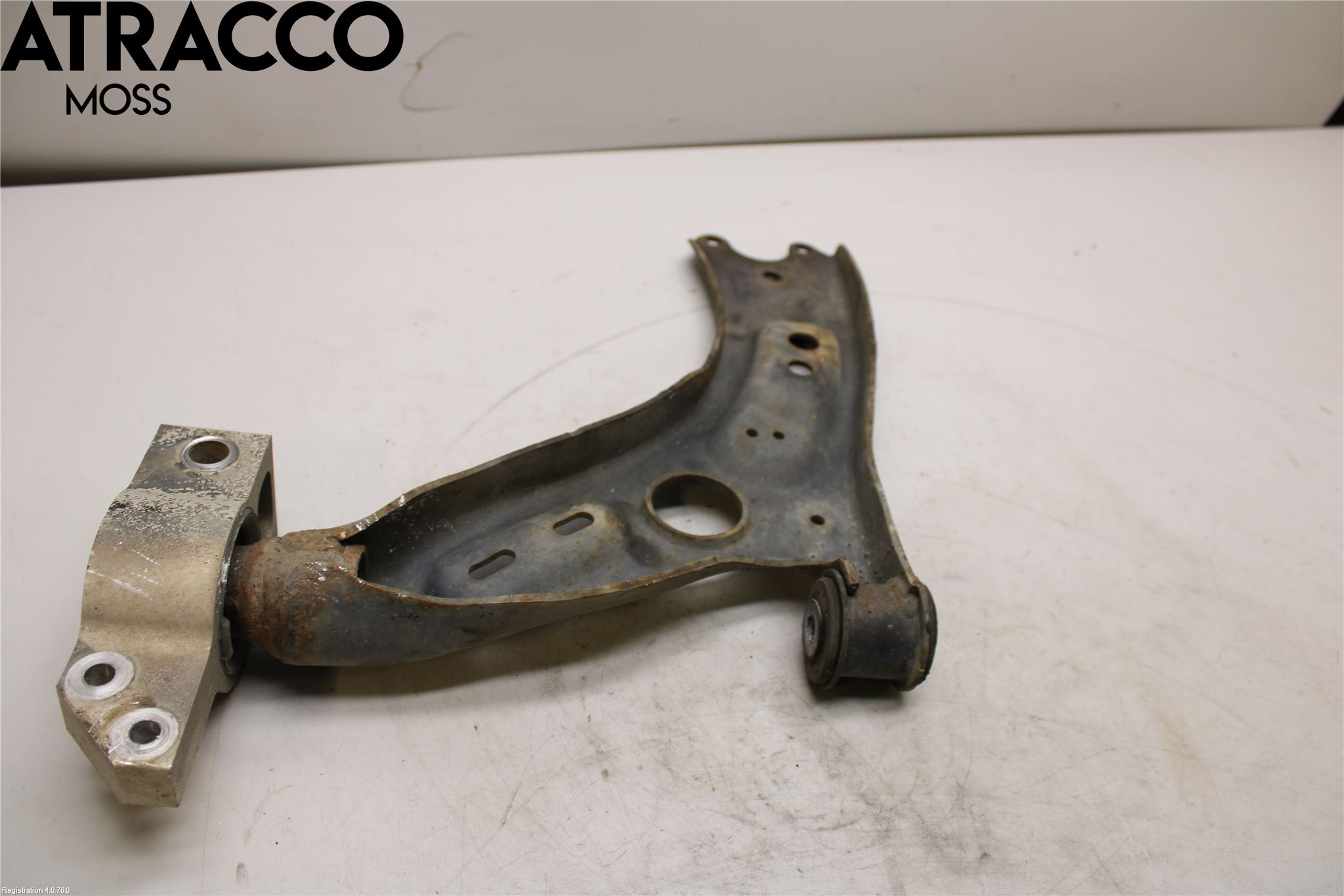 Volkswagen VW PASSAT 15-19 Bærearm Foran Høyre Nedre