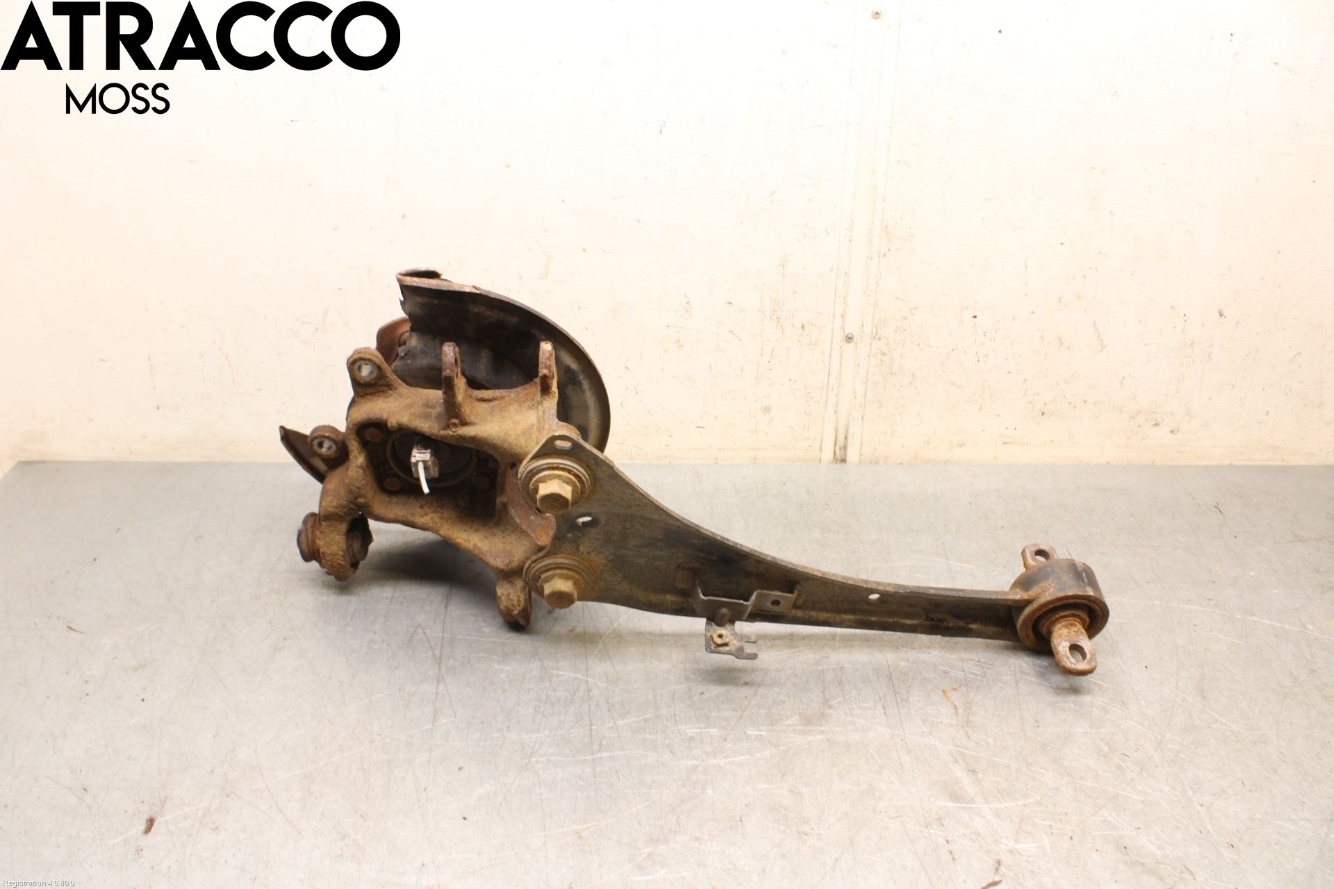 Toyota AURIS 13-19 Spindel Vb