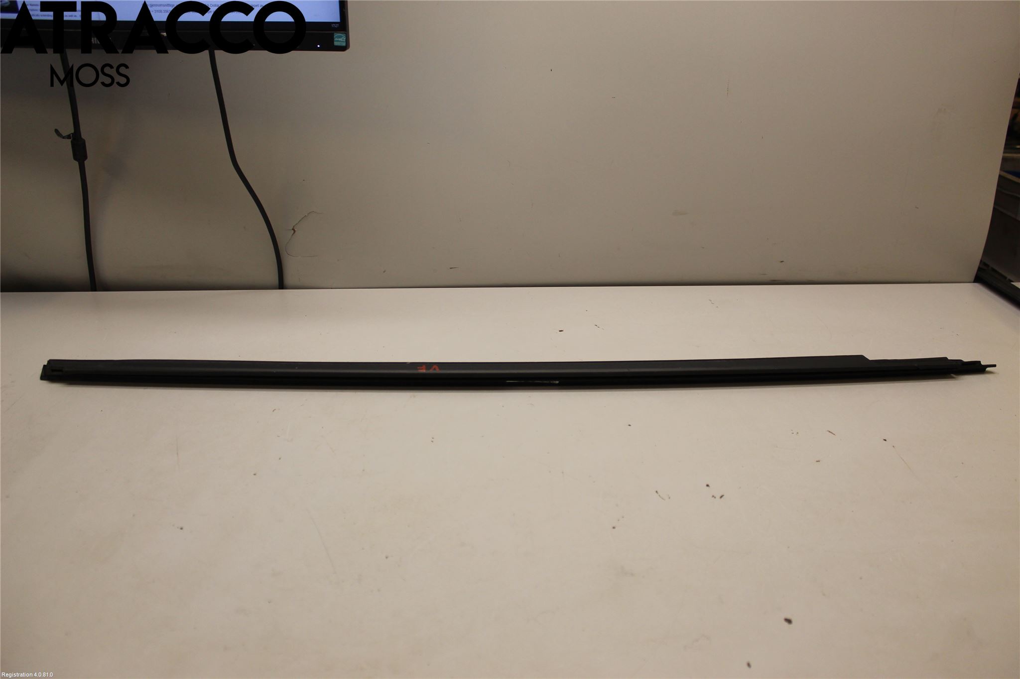 Porsche TAYCAN 20- List Venstre Side