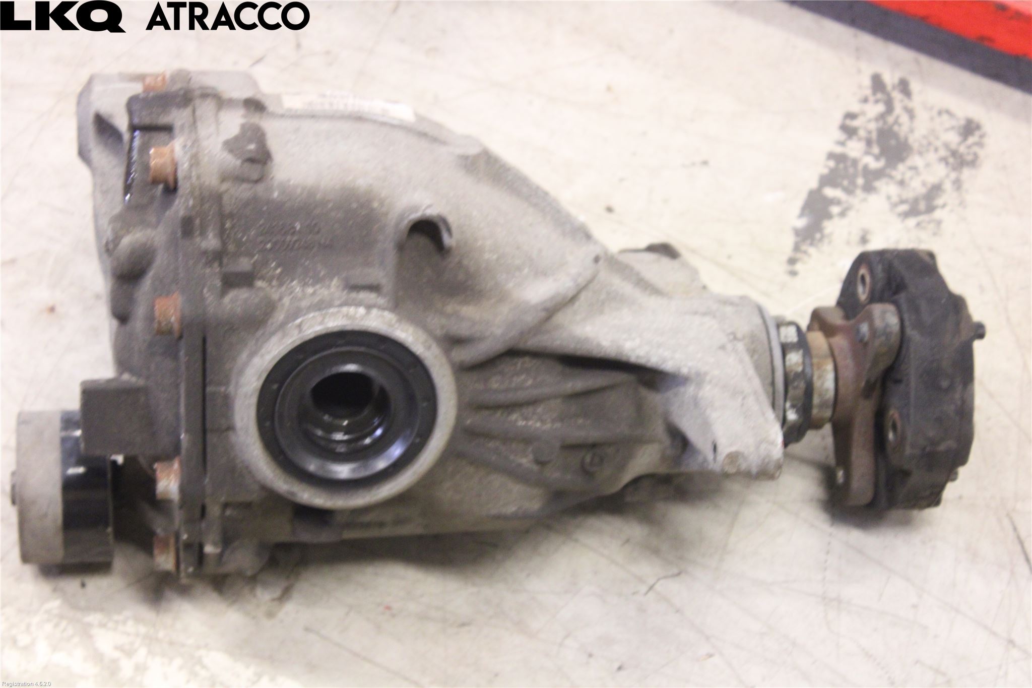 BMW 5 F10/F11/F18 09-17 Bakaksel Kardang Bak -Diff