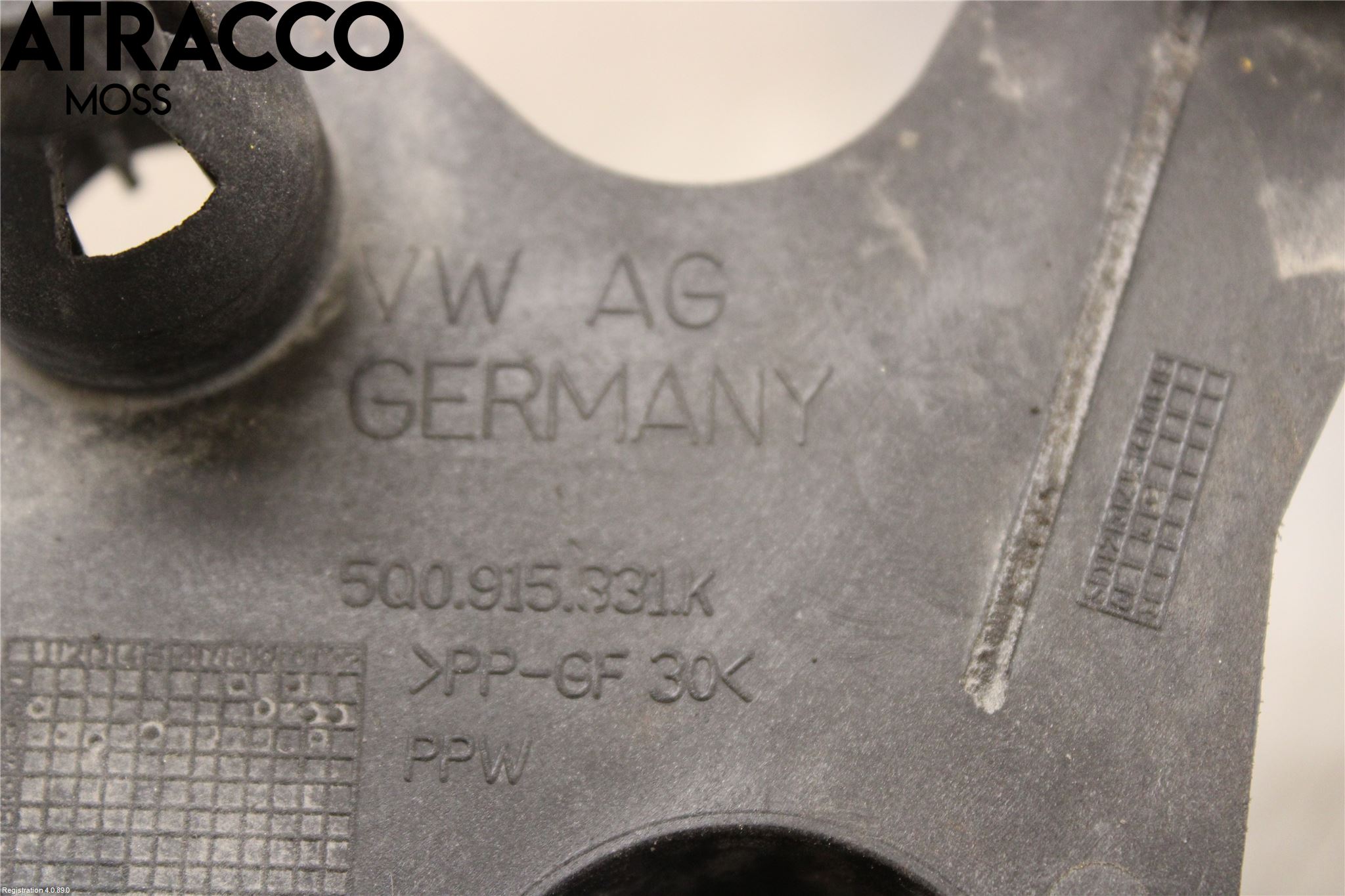 Skoda SUPERB 16-24 Batterikasse - Feste - Holder