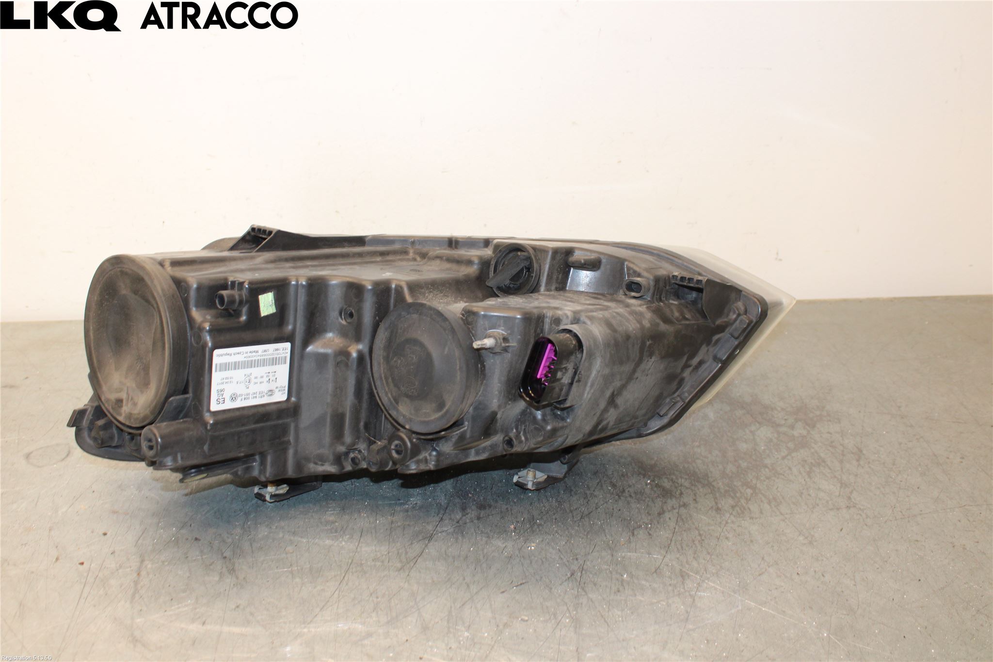 Volkswagen VW POLO 10-17 Frontlykt Høyre