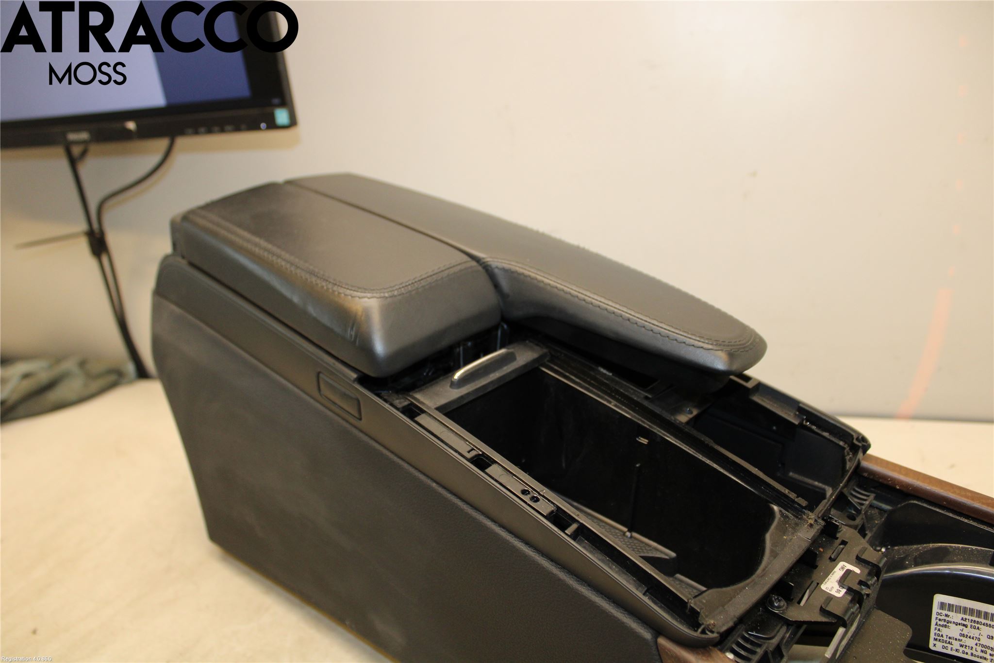 Mercedes-Benz MB E-KLASS (W212) 09-16 Innr Konsoll-Lomme