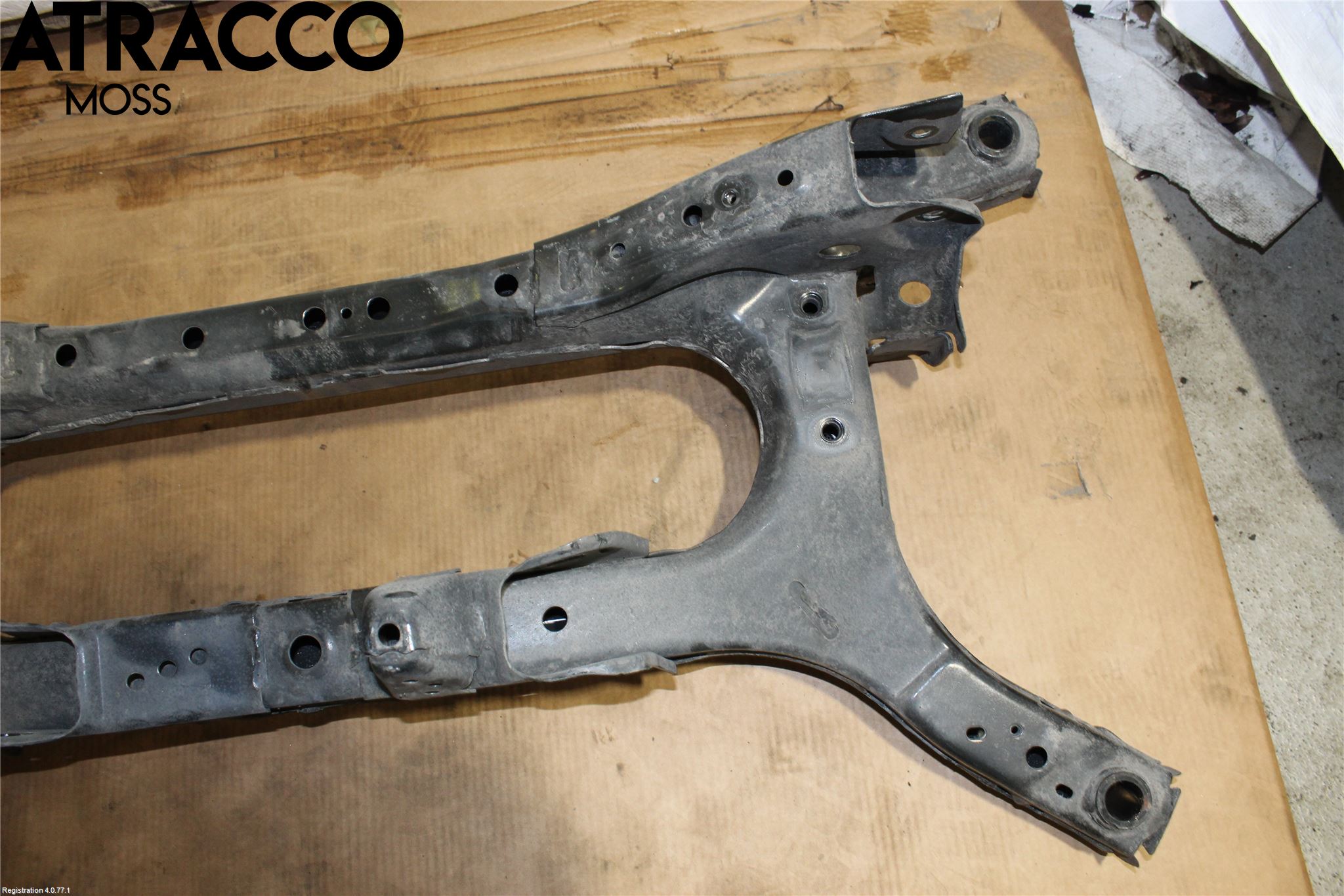 Toyota COROLLA 19- Bakaksel Feste Travers-Ramme