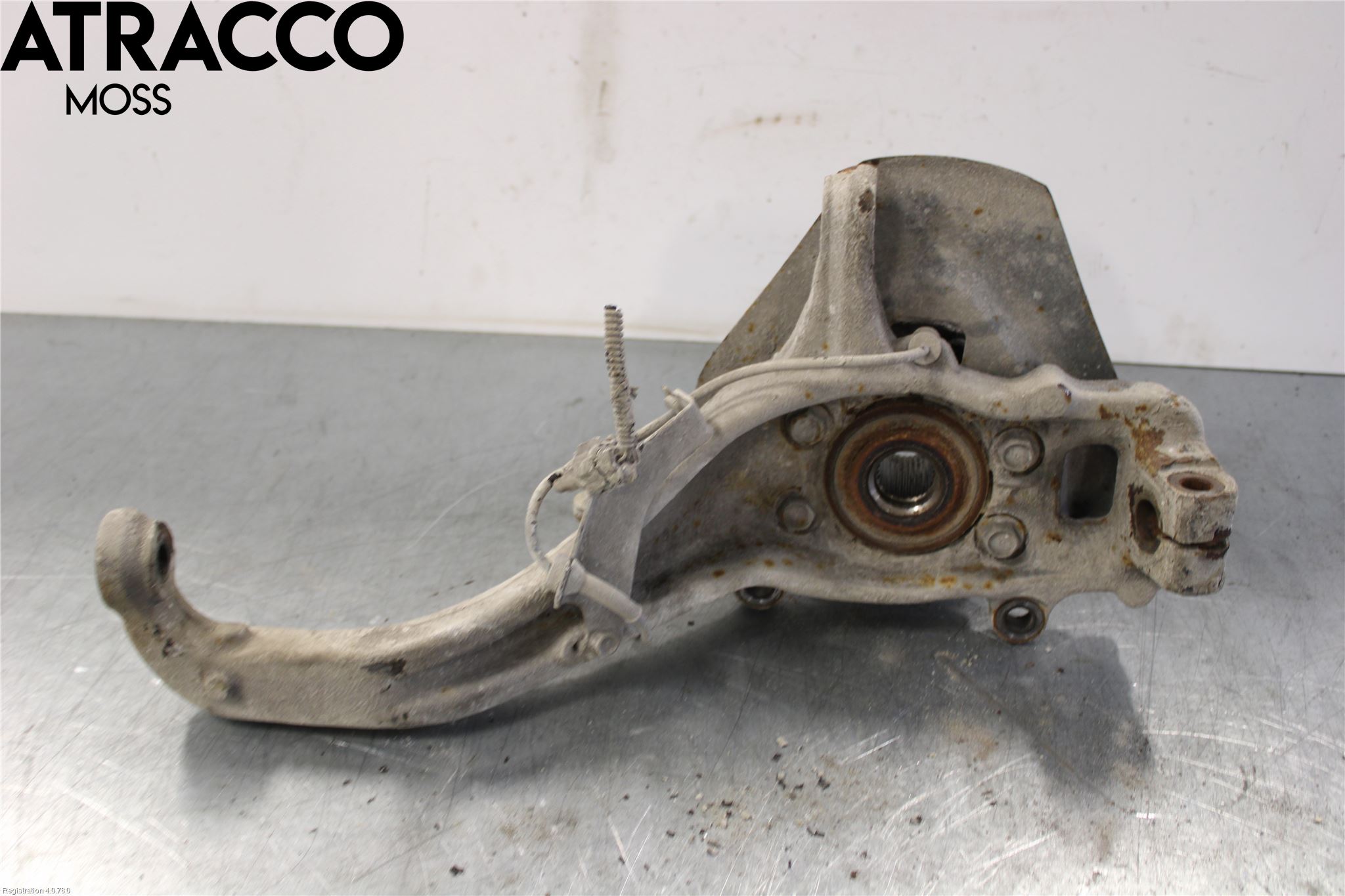 Nissan NAVARA 05-16 Spindel Hf