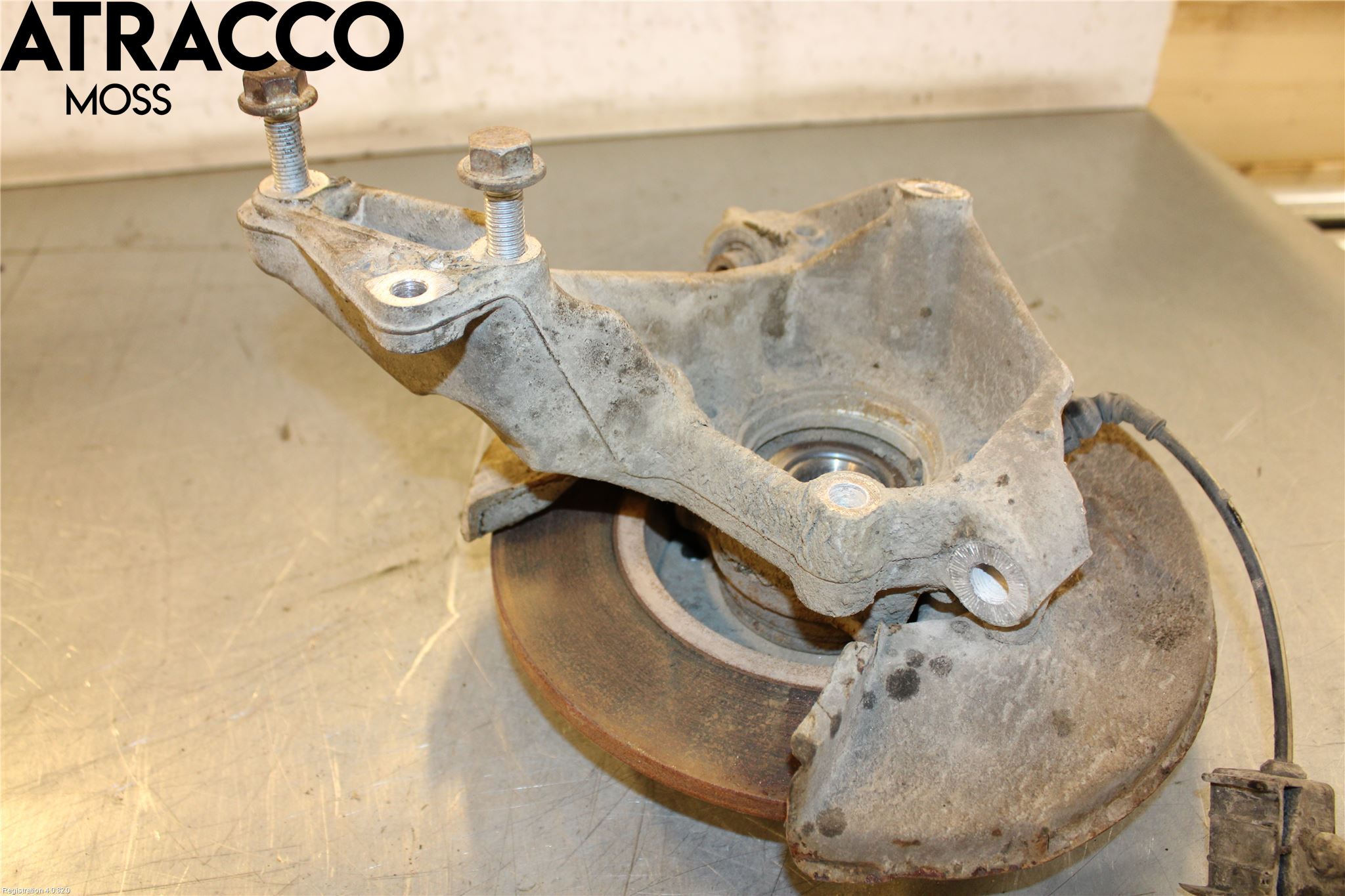 Volkswagen VW GOLF VI 09-13 Spindel Vb