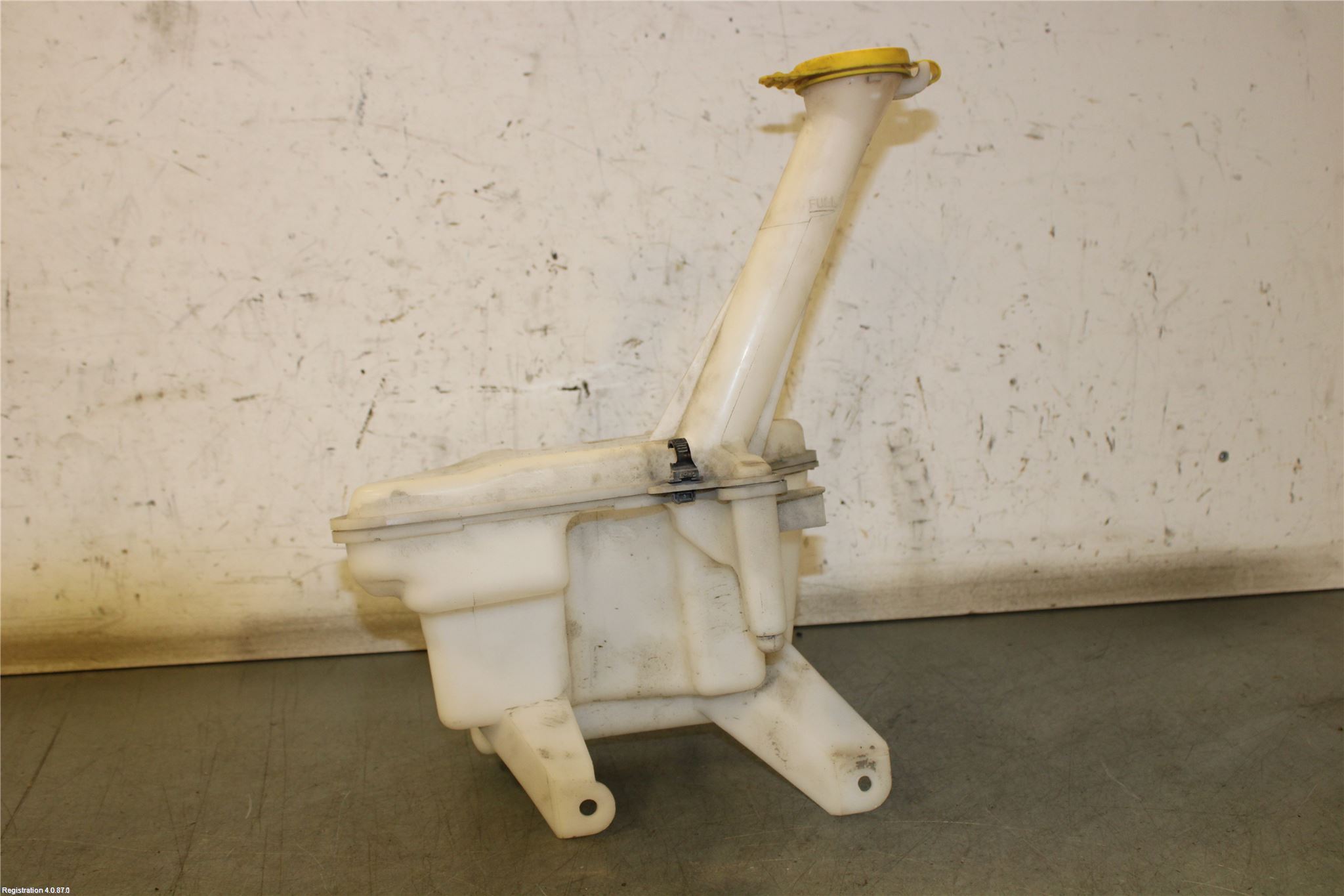 Toyota YARIS XP130 12-14 Spylerbeholder Frontrute