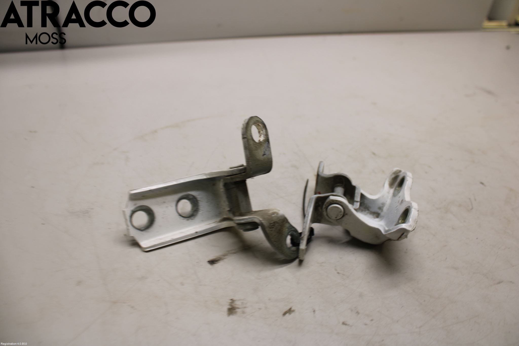 Toyota AURIS 13-19 Dørhengsel