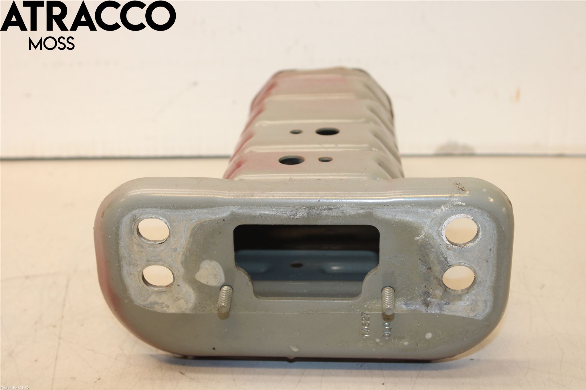 Toyota YARIS XP130 15-20 Støtfanger Foran Feste