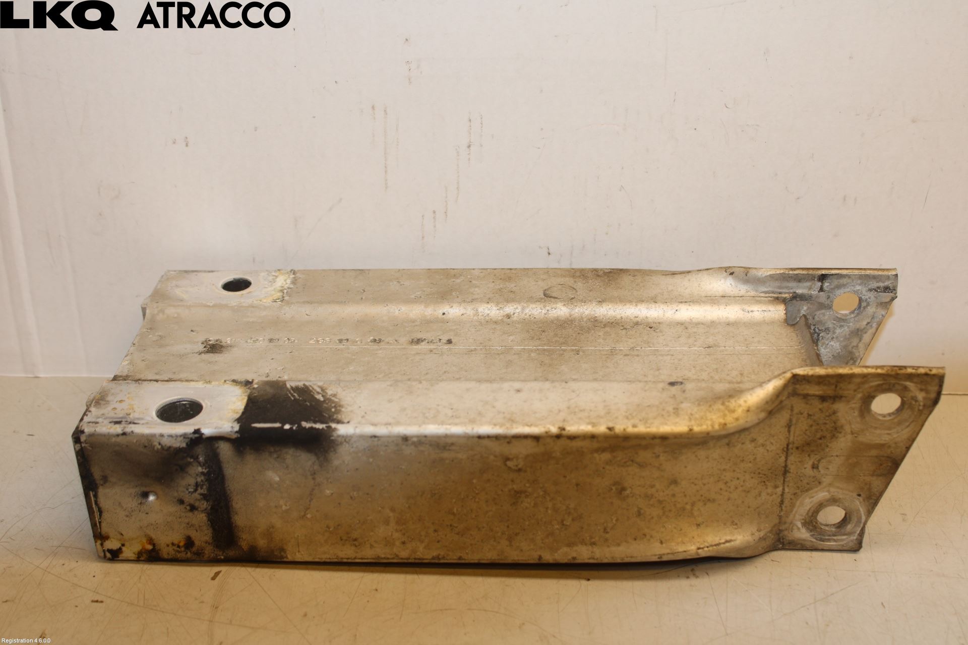 Mercedes-Benz MB E-KLASS (W212) 09-16 Støtfanger Foran Feste