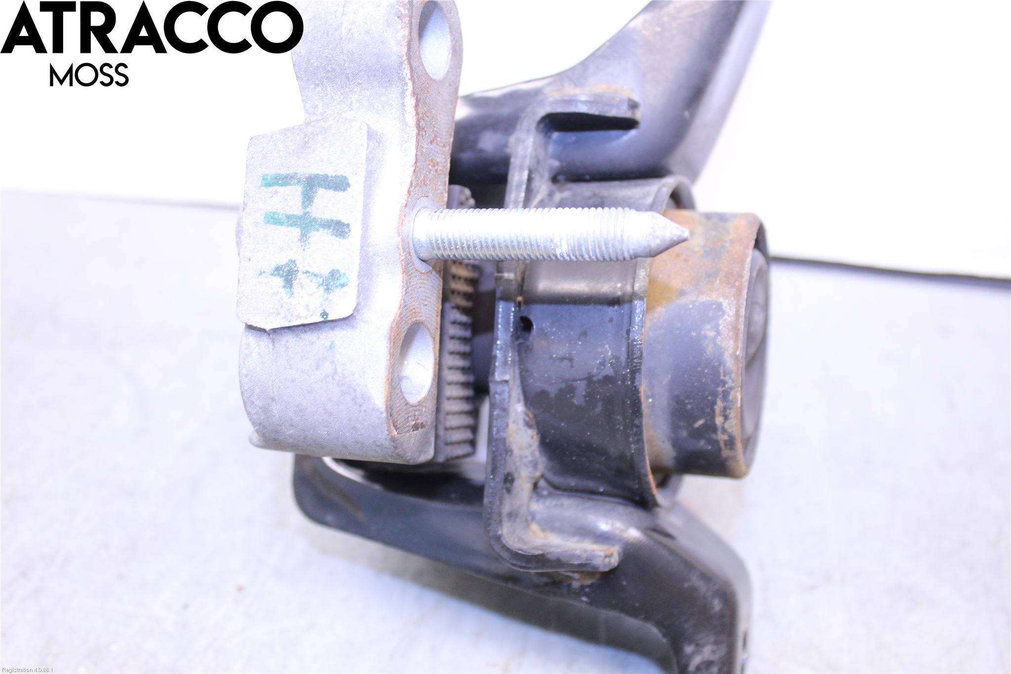 Toyota YARIS XP130 12-14 Motor Feste Gummi