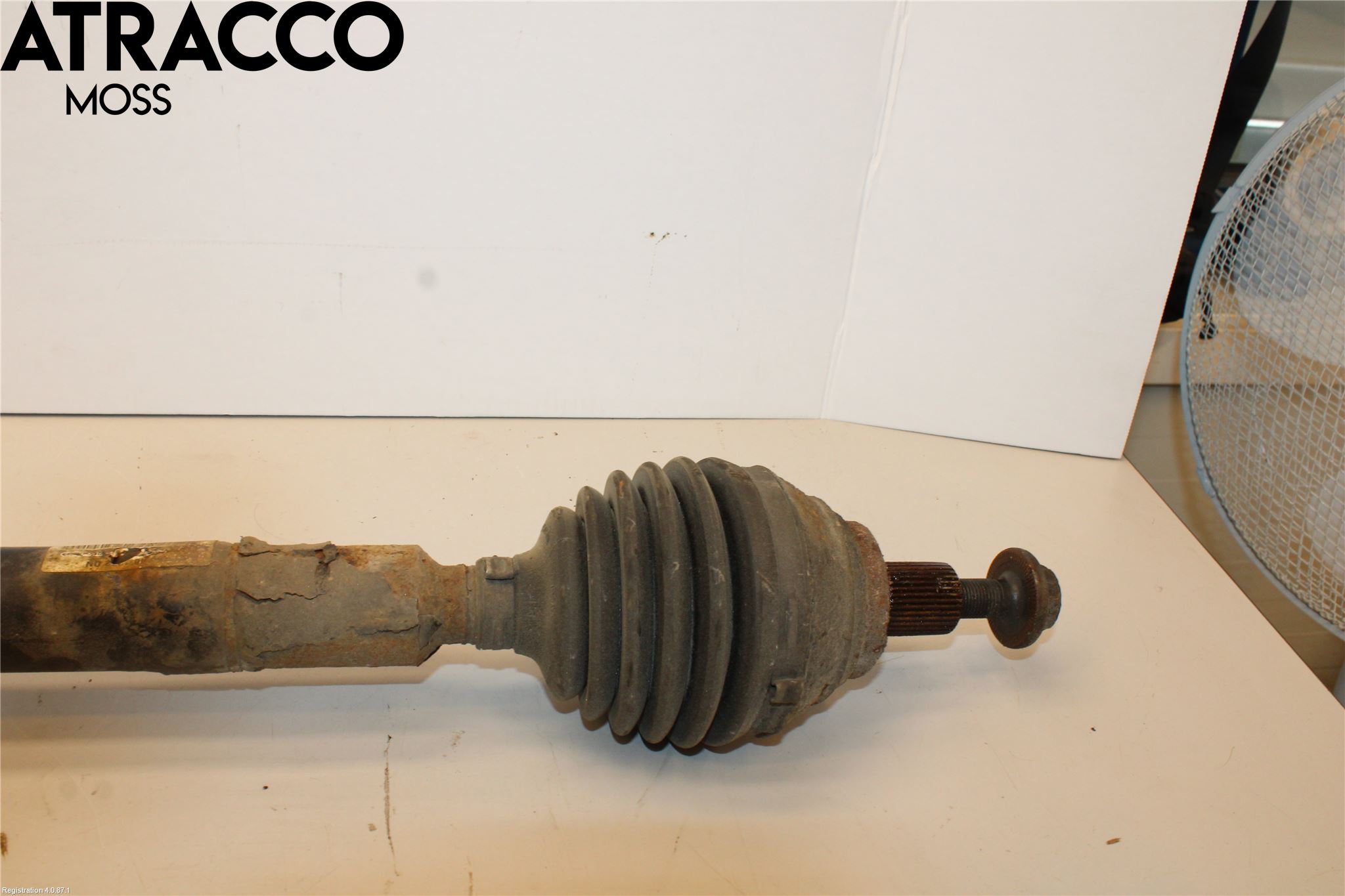 Volkswagen VW PASSAT 11-14 Drivaksel Foran Kompl Høyre