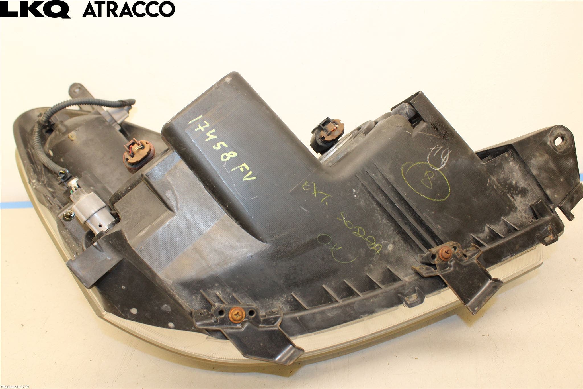 Toyota COROLLA VERSO 04-07 Frontlykt Venstre