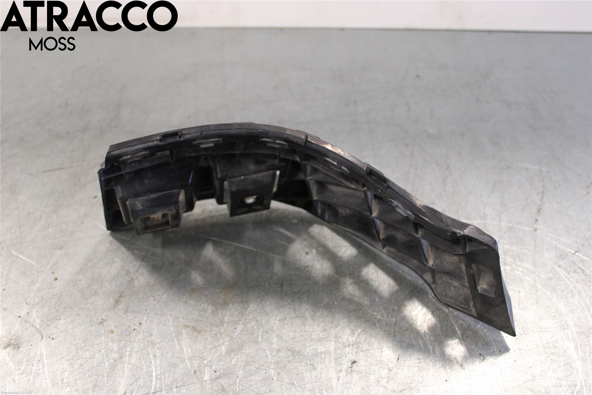 Mercedes-Benz MB E-KLASS (W212) 09-16 Støtfanger Bak Feste