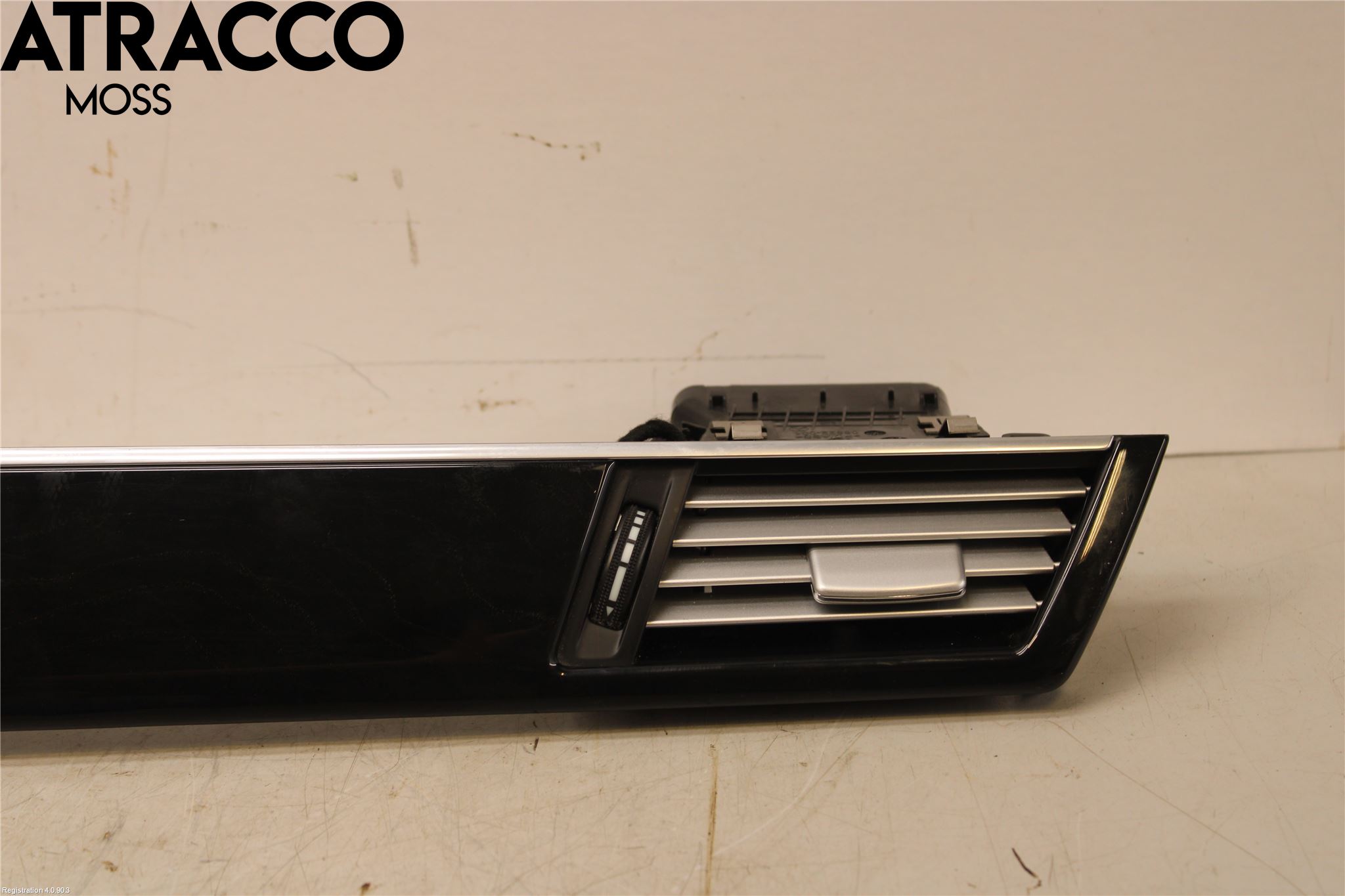 Mercedes-Benz MB E-KLASS (W212) 09-16 Dashbord Kanal - Dyse