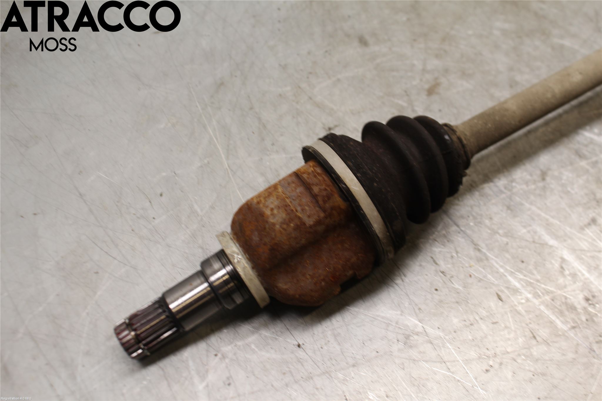 Toyota YARIS XP130 12-14 Drivaksel Foran Kompl Venstre