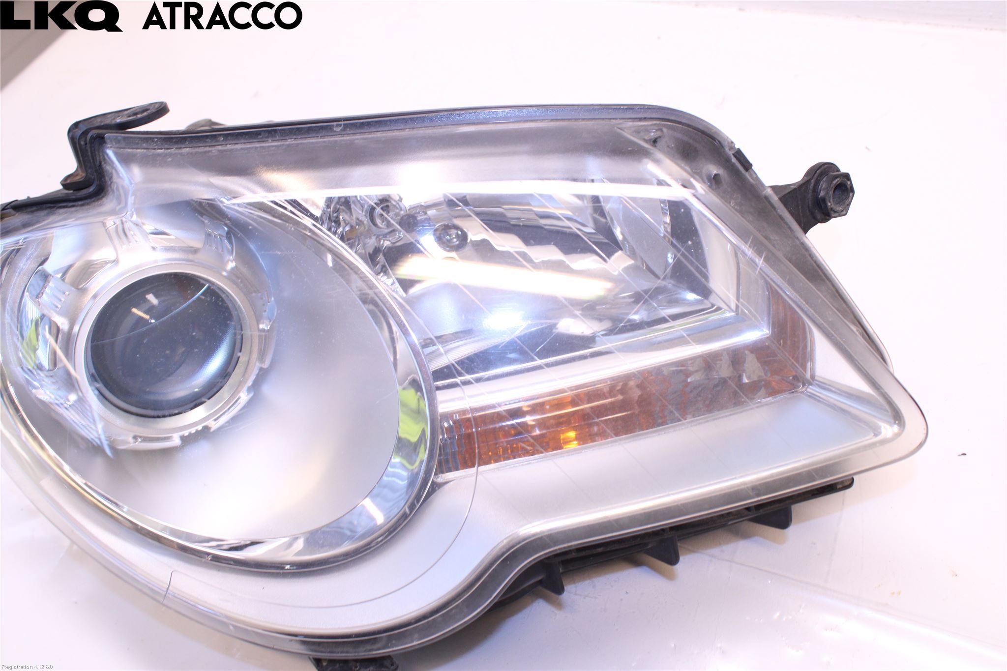 Volkswagen VW TOURAN 03-10 Frontlykt Høyre