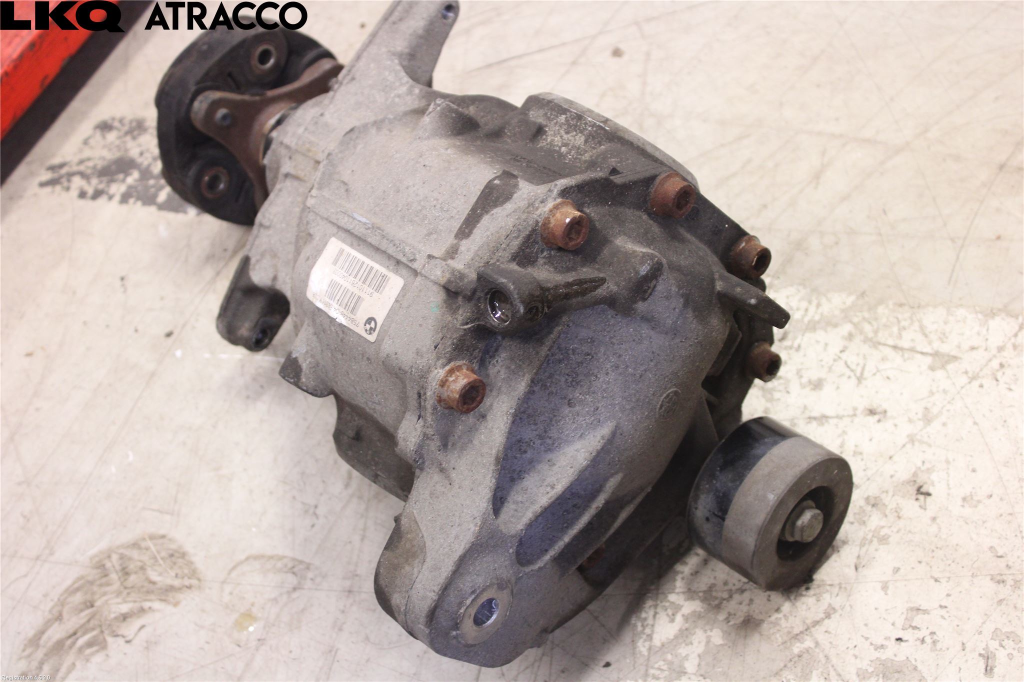 BMW 5 F10/F11/F18 09-17 Bakaksel Kardang Bak -Diff