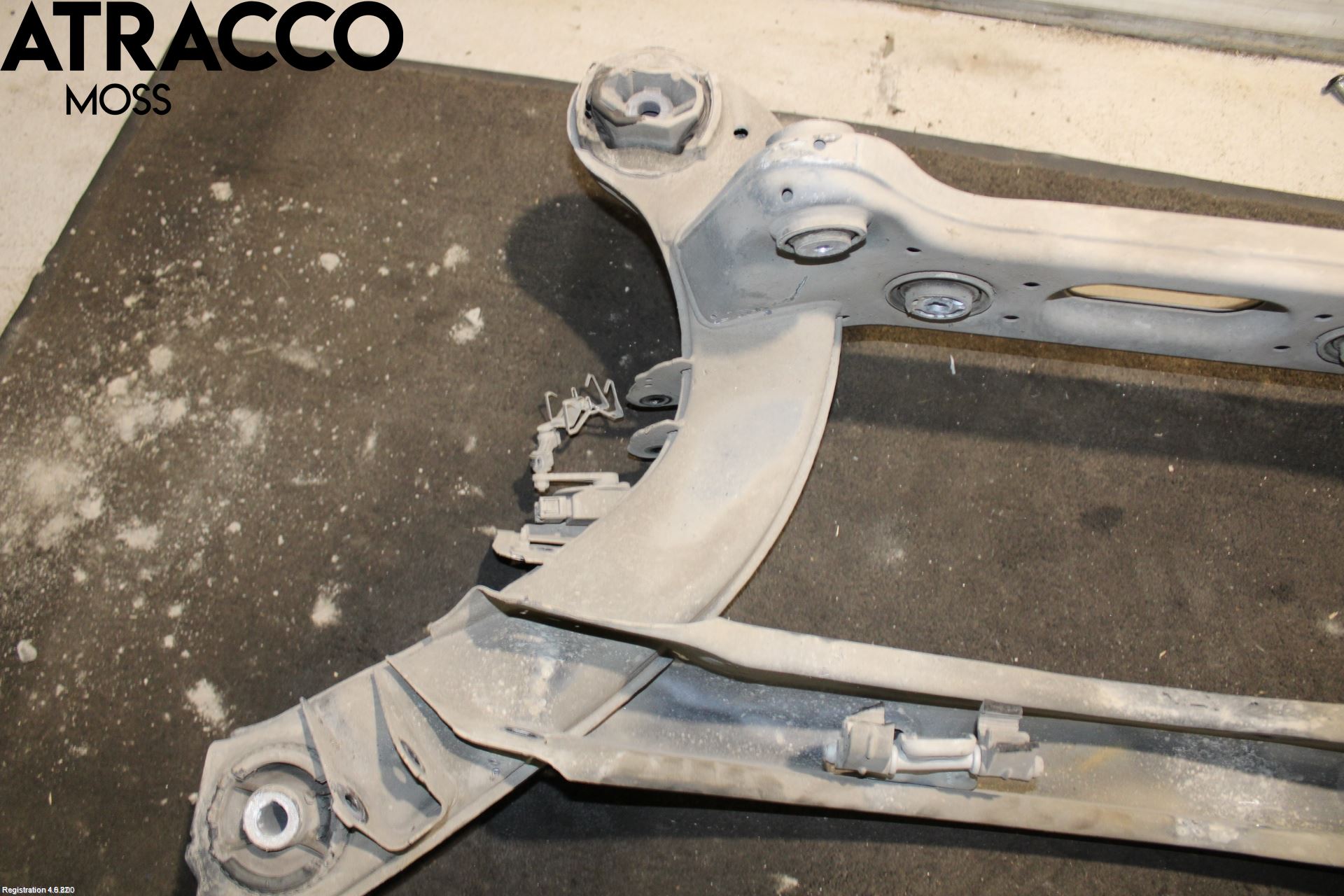 Mercedes-Benz MB C-KLASS (W205) 14-21 Bakaksel Feste Travers-Ramme