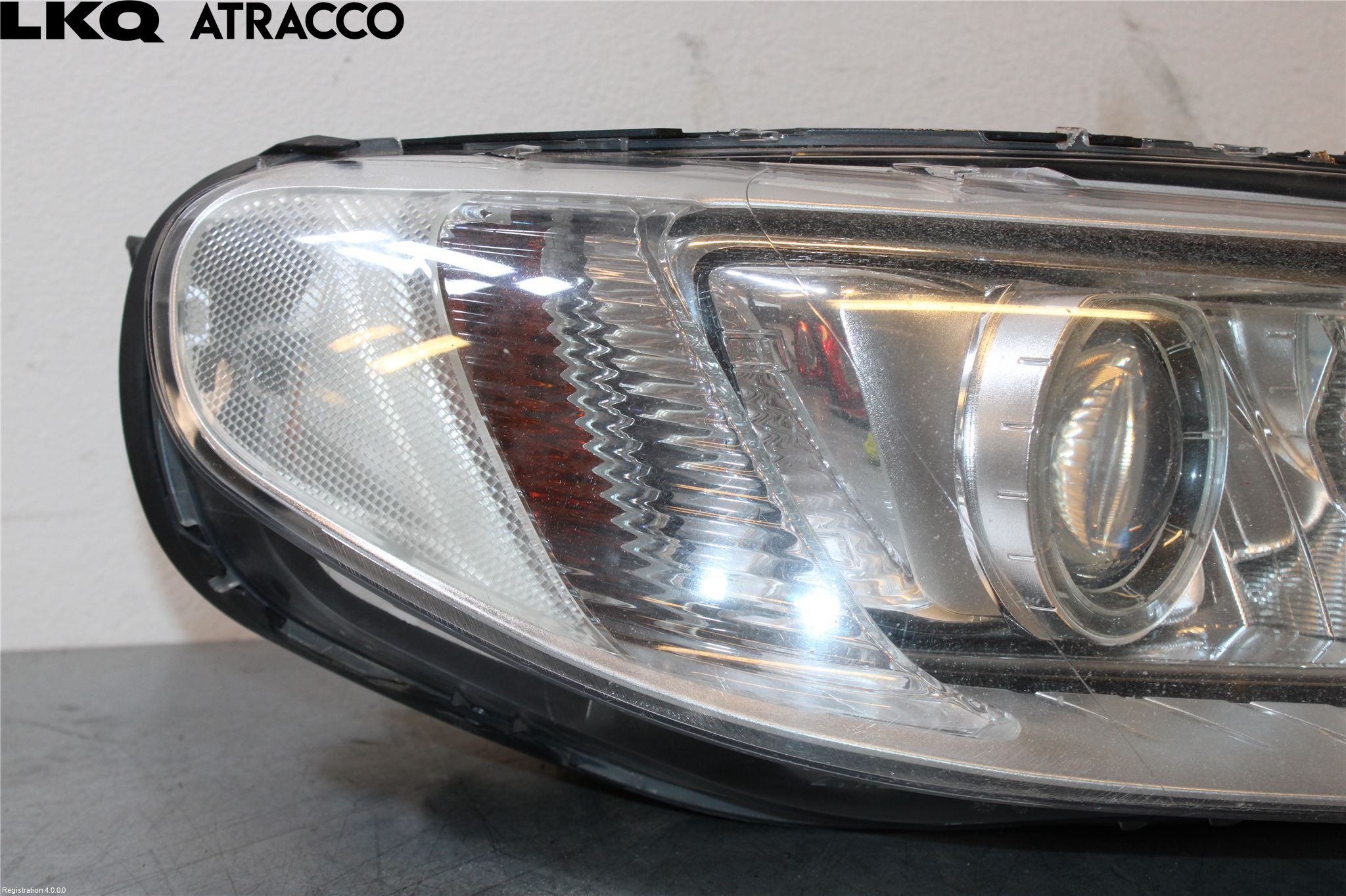Volvo V70 14-16 Frontlykt Høyre