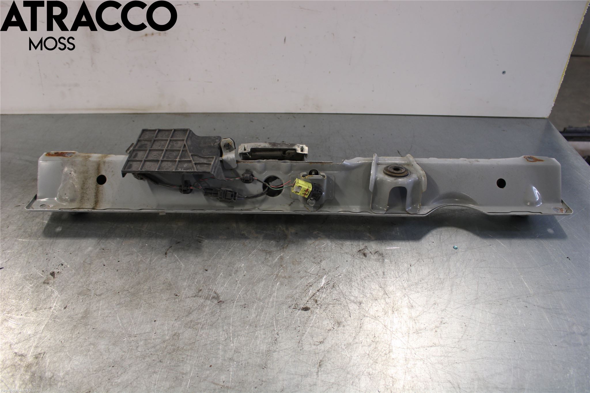 Mitsubishi SPACE STAR 13- Panserlåsplate-Bjelke