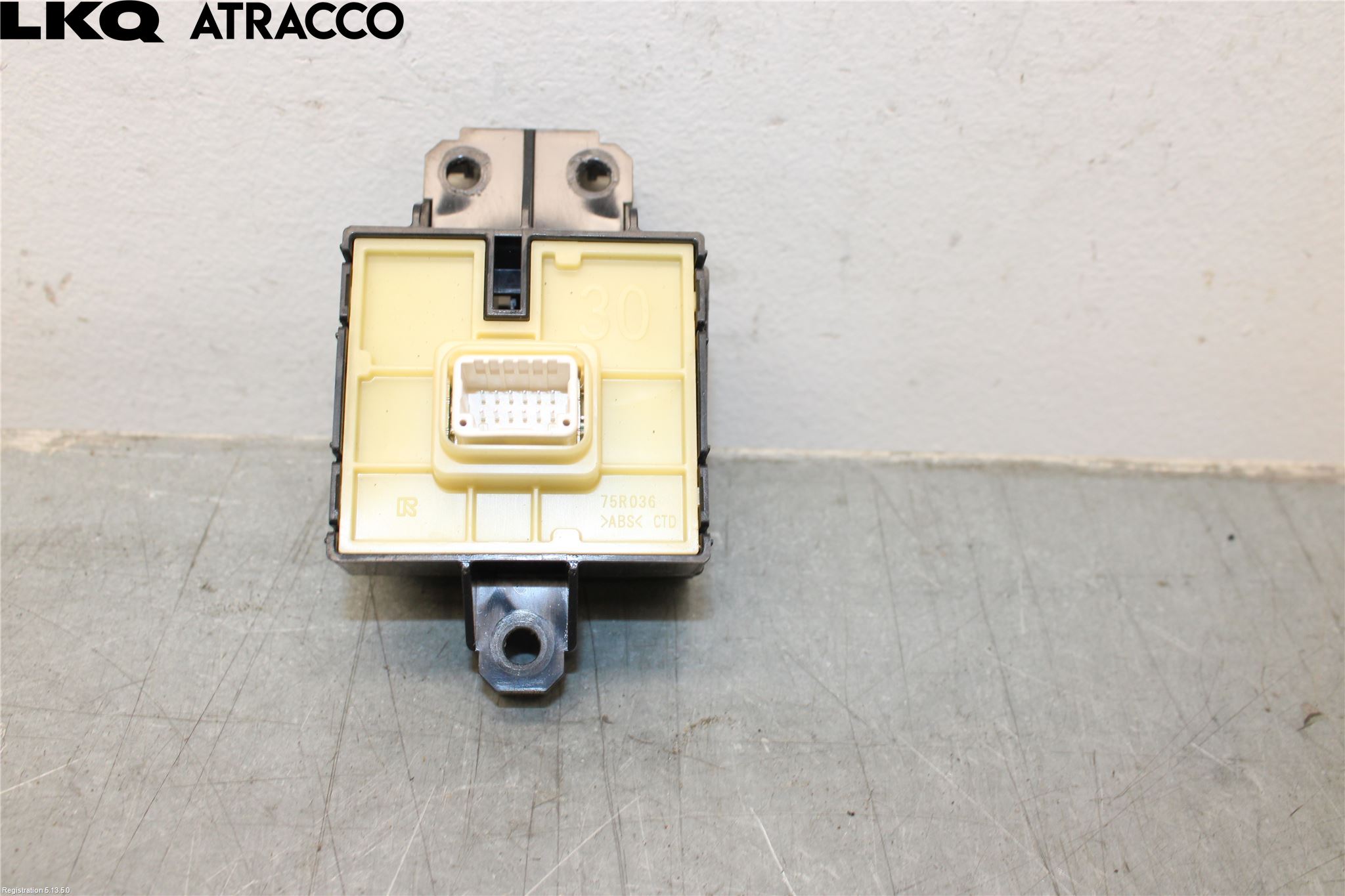 Toyota bZ4X EA10 22- Bryter Parkeringsbrems
