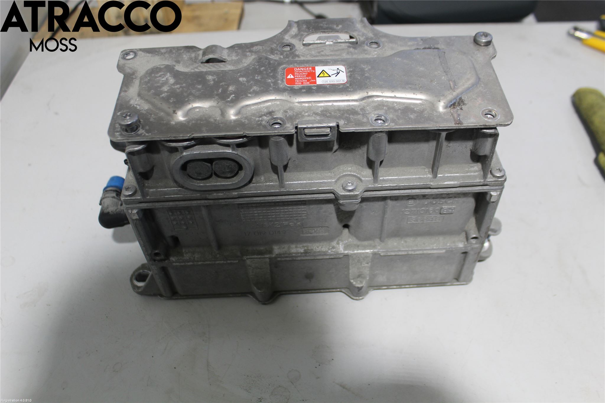 Volkswagen VW GOLF / E-GOLF VII 13-20 Inverter 12-)220V