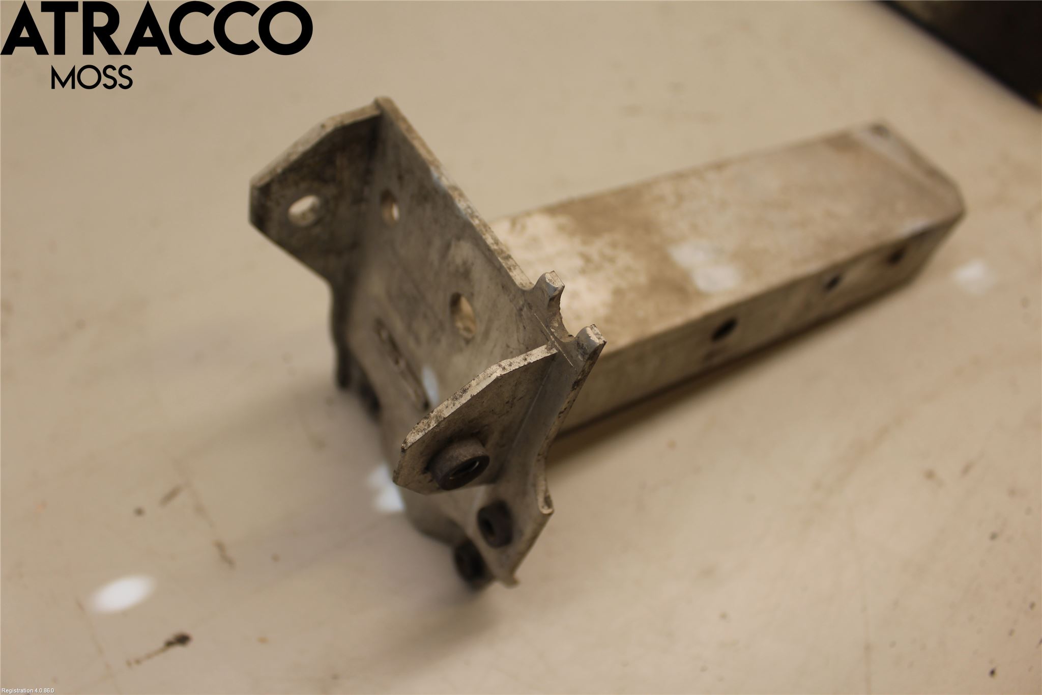 BMW 5 F10/F11/F18 09-17 Støtfanger Foran Demper