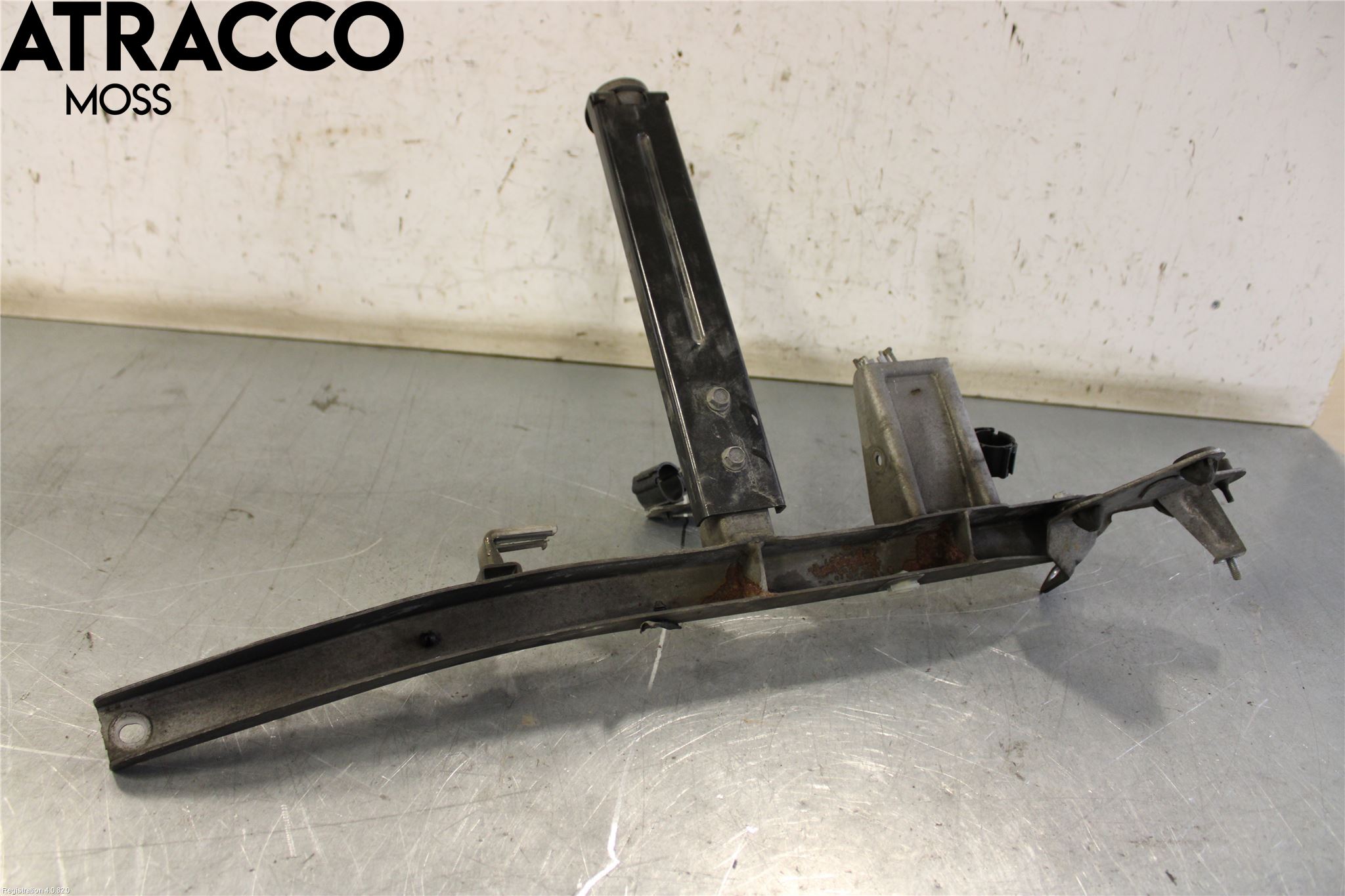 BMW 3 F30/F31/F80 12-19 Radiator Feste - Ramme - Bjelk