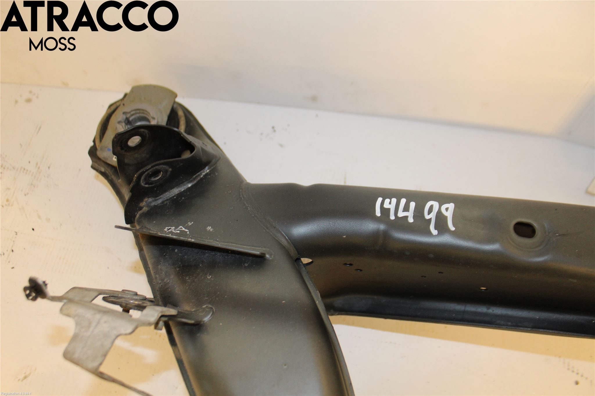 Mercedes-Benz MB E-KLASS (W213) 16-23 Bakaksel Feste Travers-Ramme