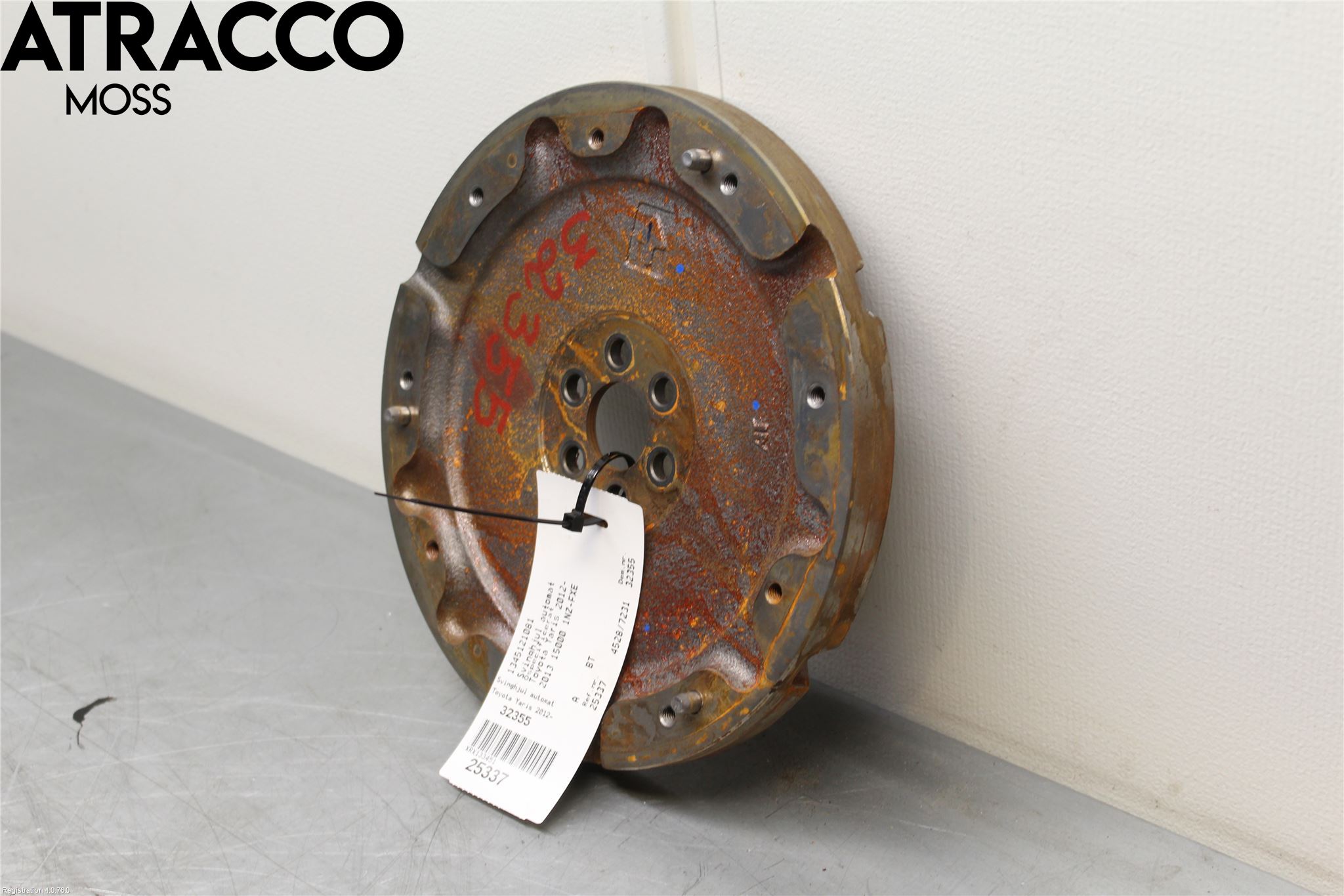 Toyota YARIS XP130 12-14 Svinghjul Automat