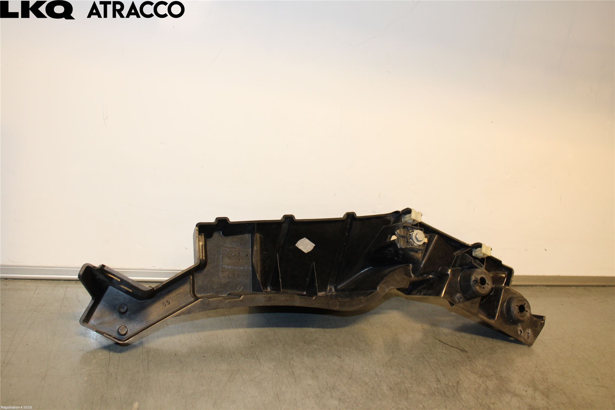 BMW i3 I01 13-22 Støtfangerfeste Foran Høyre