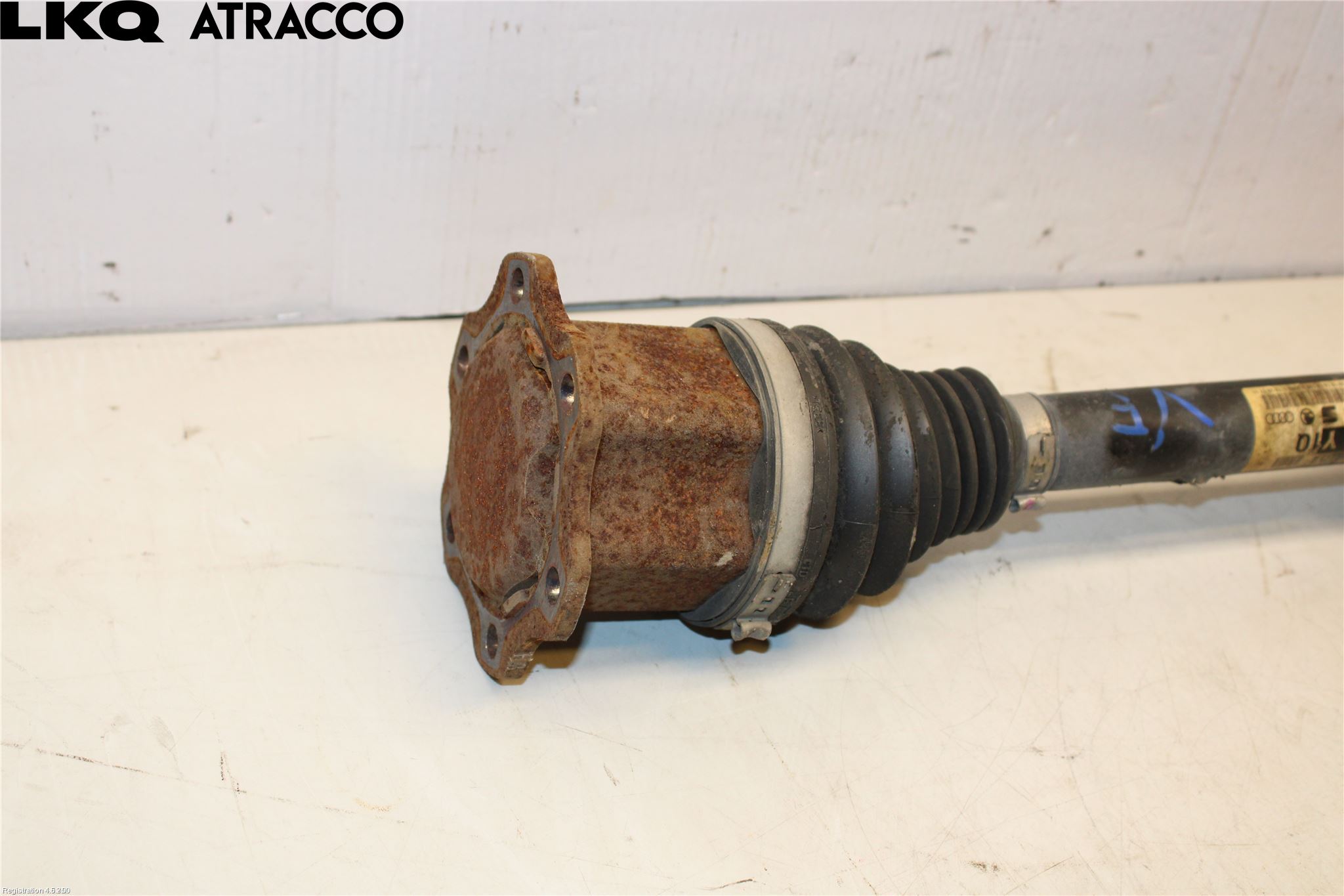 Audi A4/S4 08-11 Drivaksel Foran Kompl Venstre