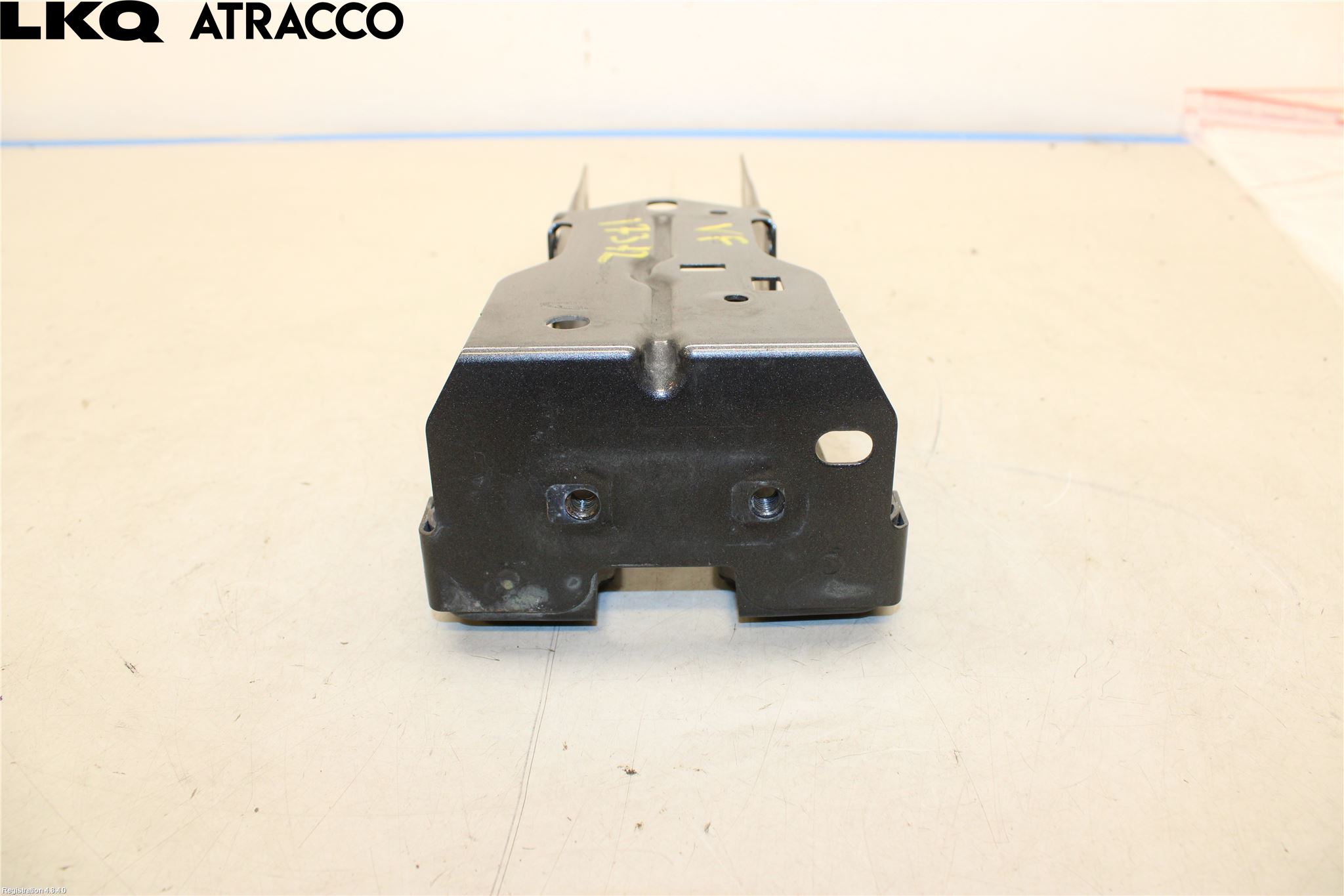 Jaguar I-PACE 18- Radiator Feste - Ramme - Bjelk