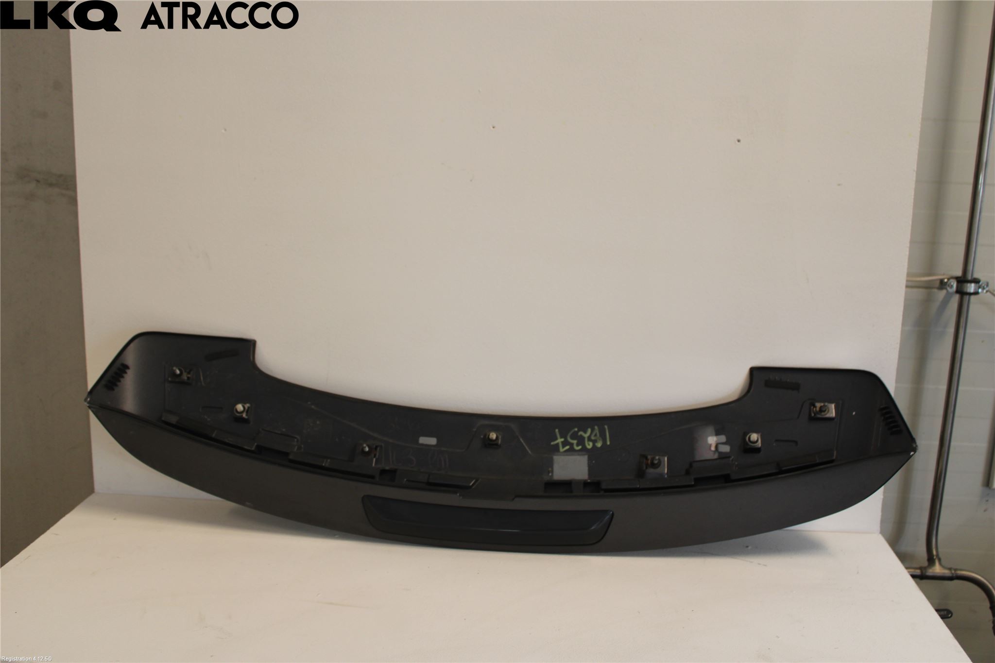 Toyota AVENSIS 09-15 Spoiler Foran