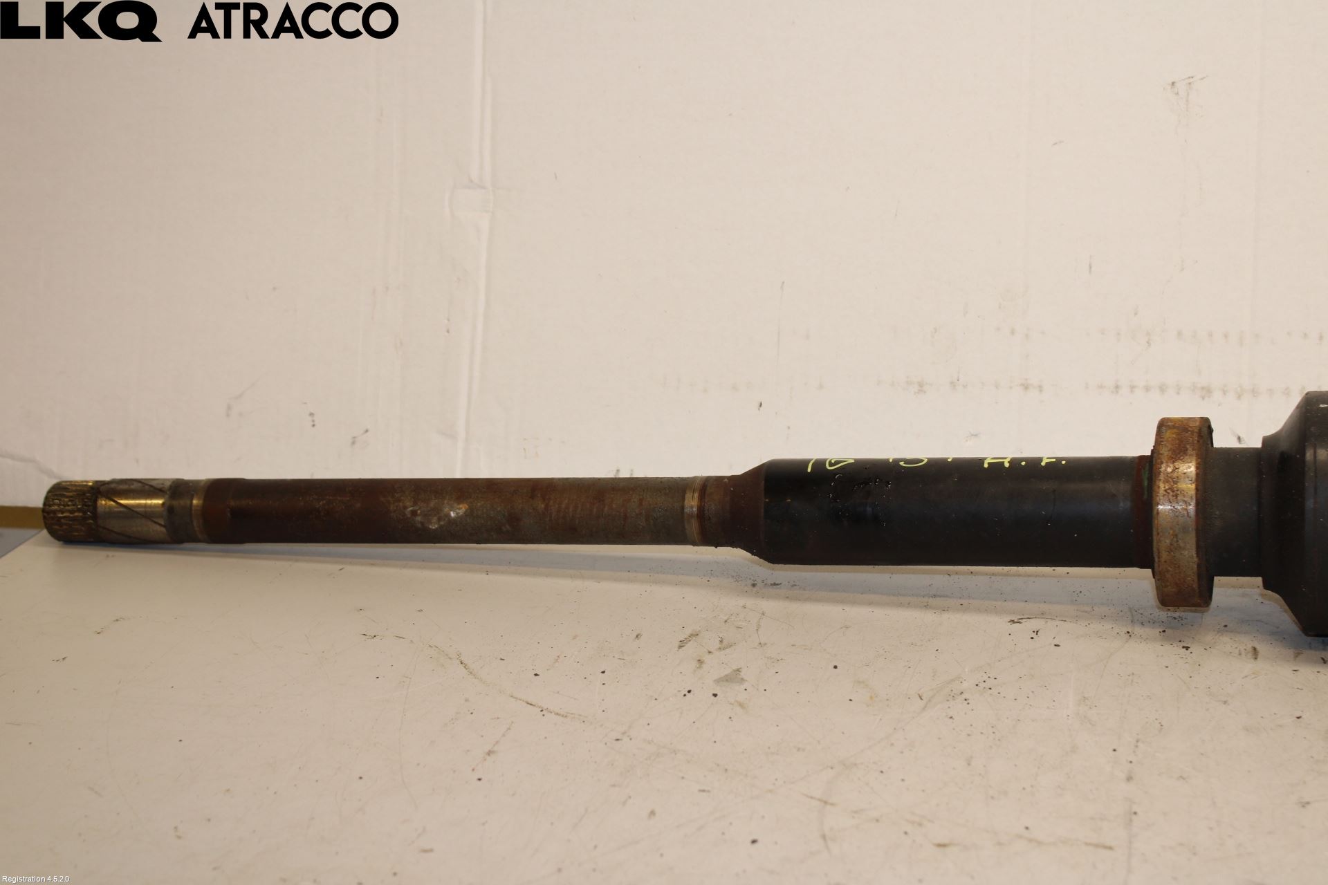 Volvo XC70 08-13 Drivaksel Foran Kompl Høyre