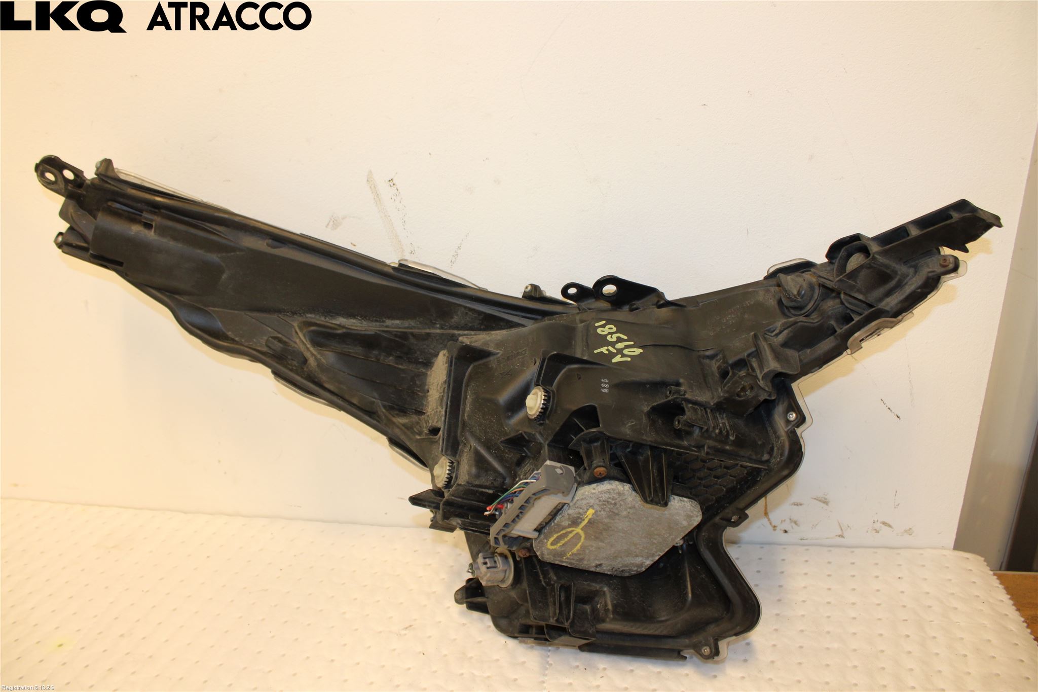 Toyota PRIUS (ZVW50) 16-21 Frontlykt Venstre