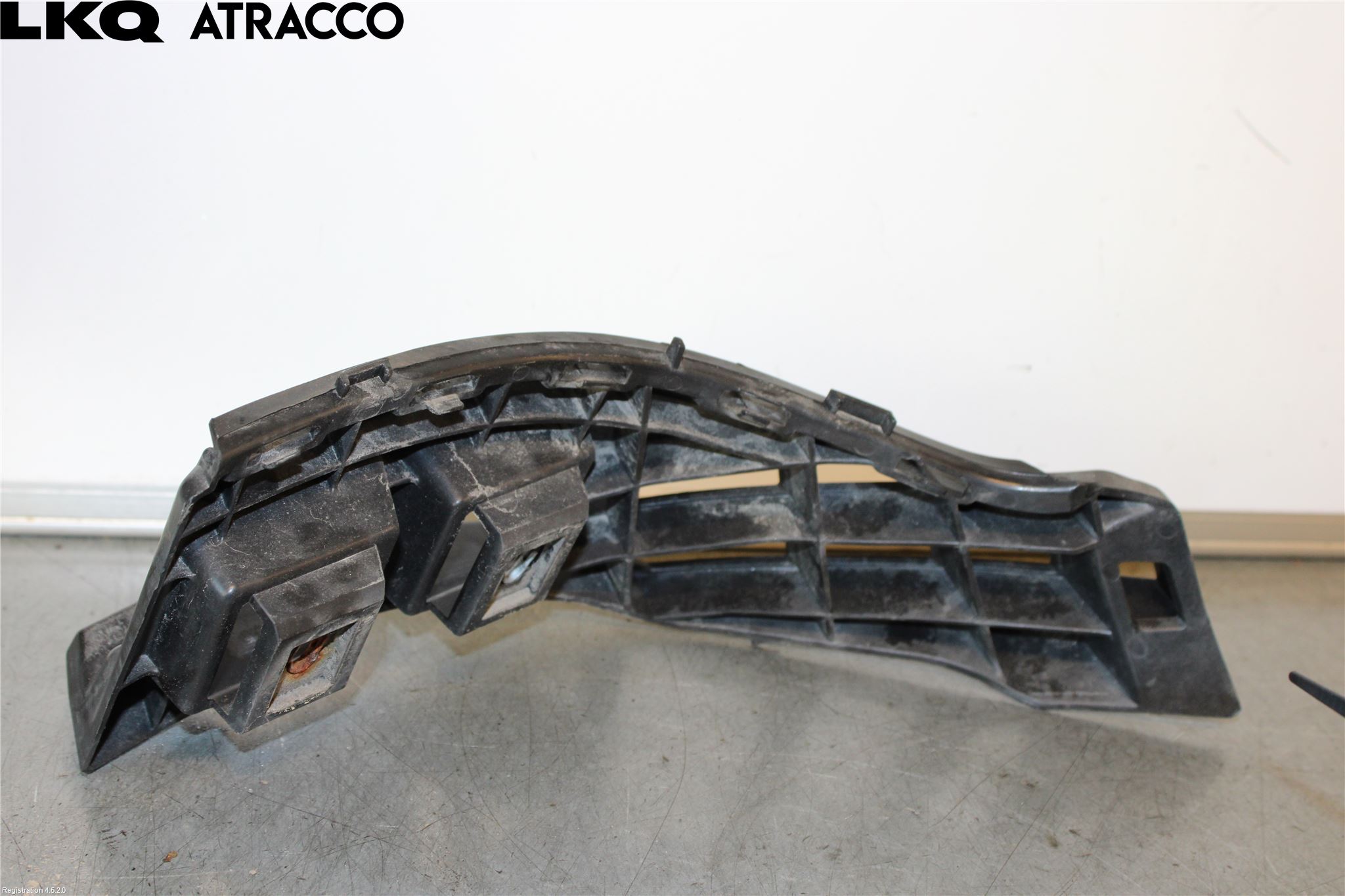 Mercedes-Benz MB E-KLASS (W212) 09-16 Støtfanger Bak Feste