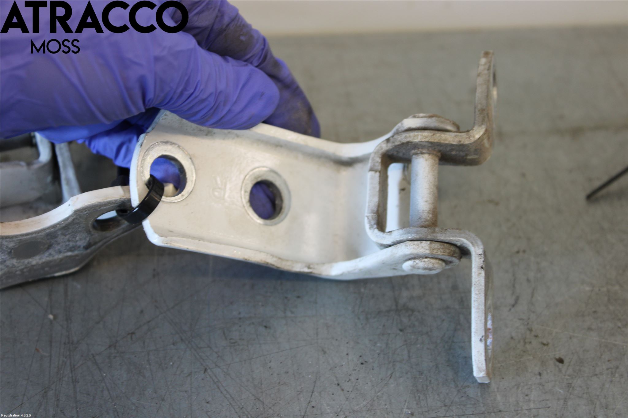 Toyota PRIUS ZVW30 09-20 Dørhengsel