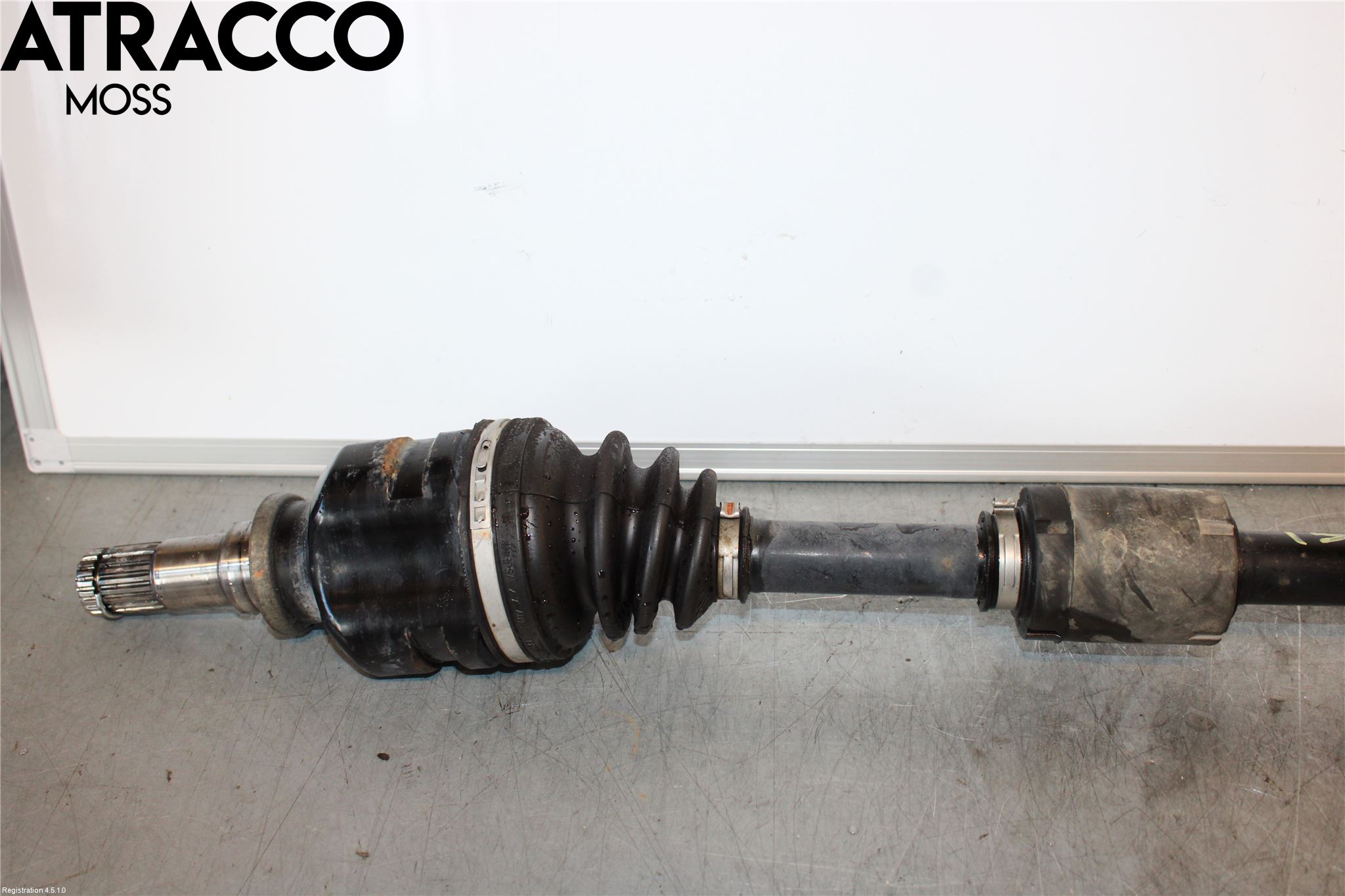 Toyota YARIS XP130 15-20 Drivaksel Foran Kompl Høyre