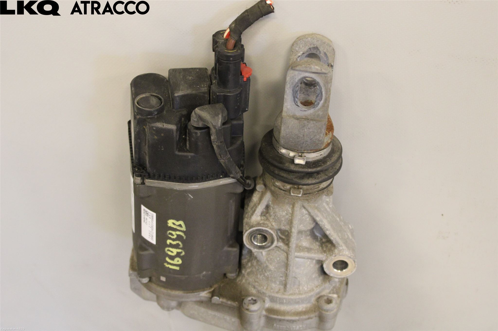 Porsche TAYCAN 20- Snekke - Tannstang Bak