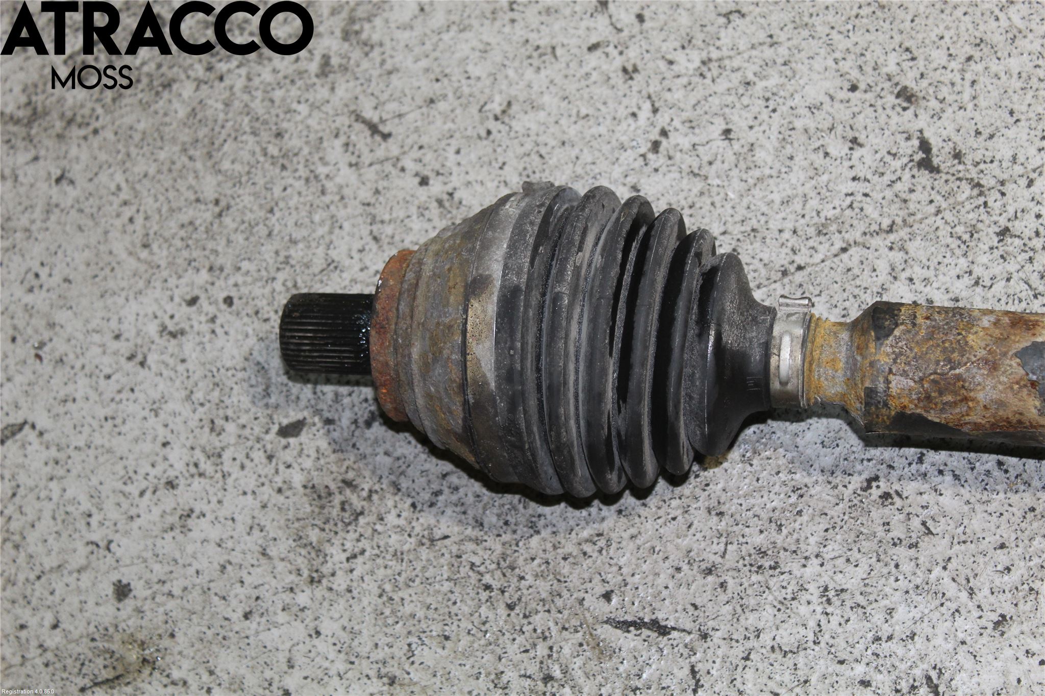 Volkswagen VW TOURAN 10-15 Drivaksel Foran Kompl Høyre