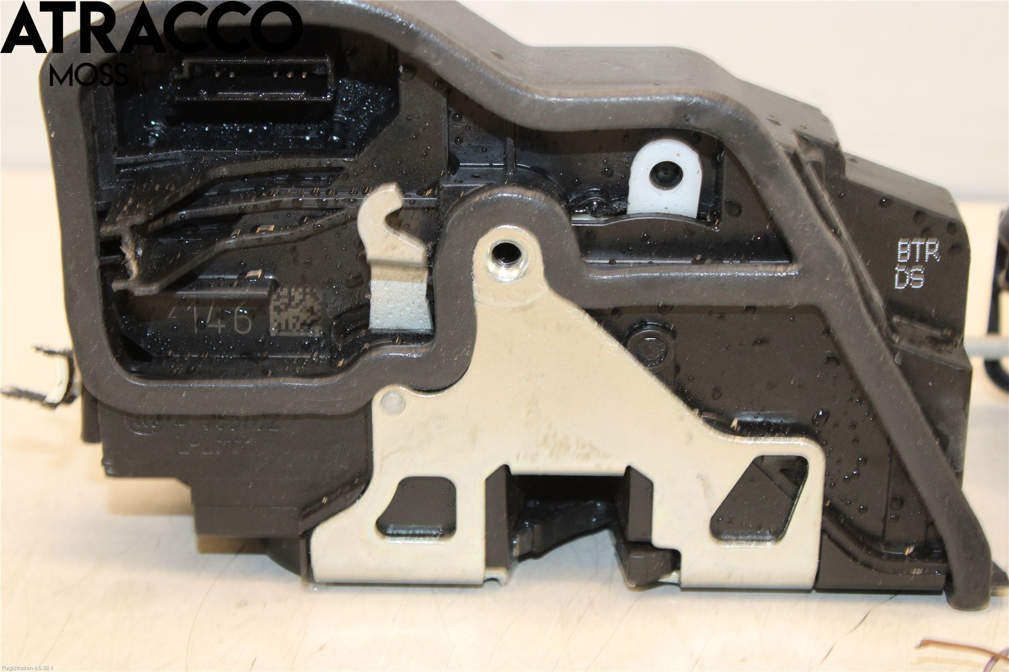 BMW 3 F30/F31/F80 12-19 Dørlås - Låsekasse