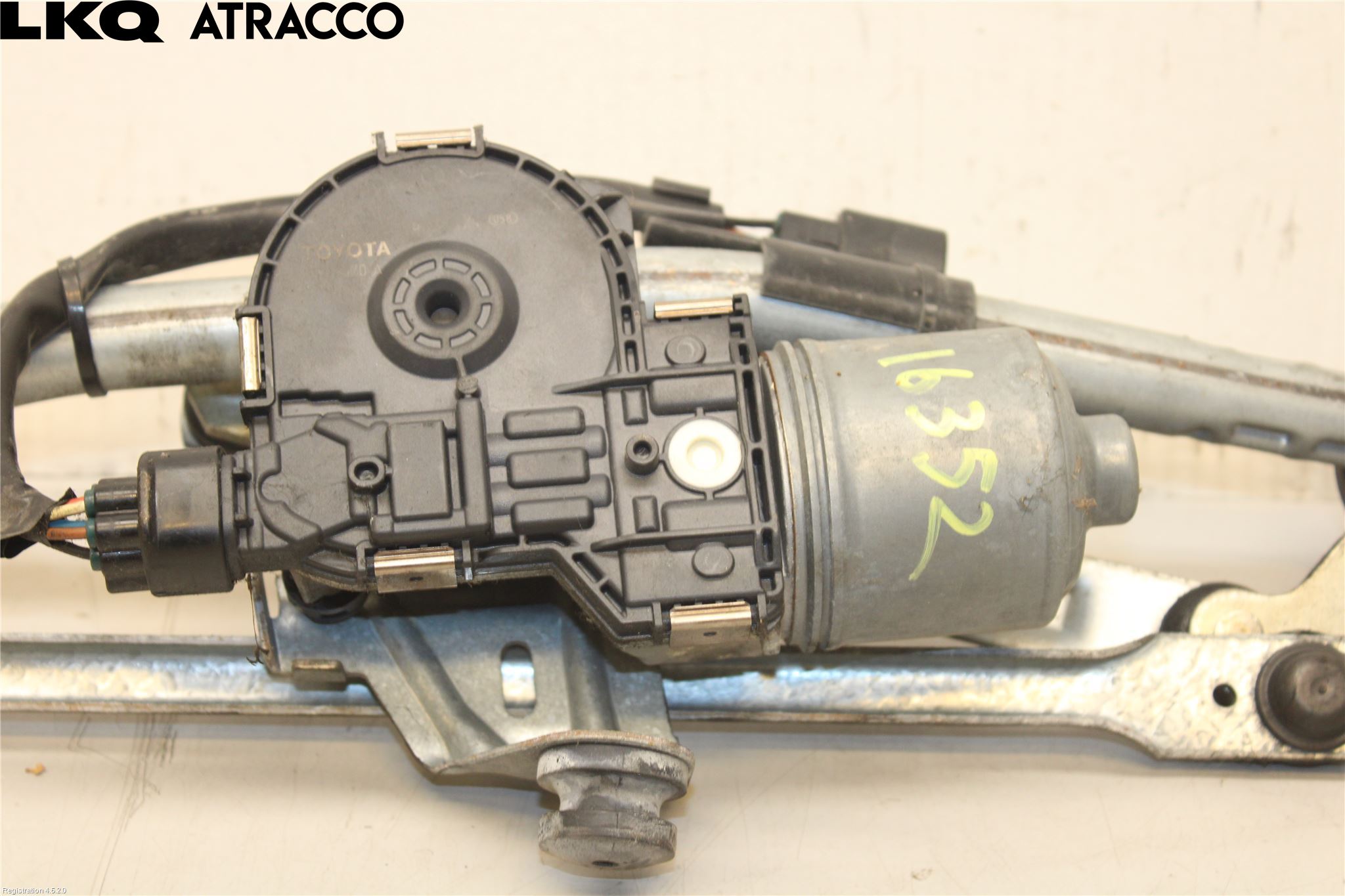 Toyota AVENSIS 09-15 Viskermotor Frontrute