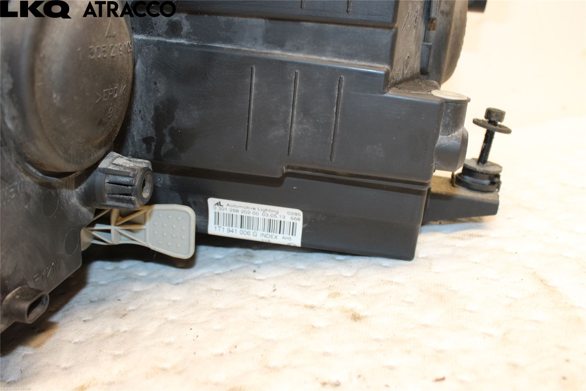 Volkswagen VW TOURAN 10-15 Frontlykt Høyre