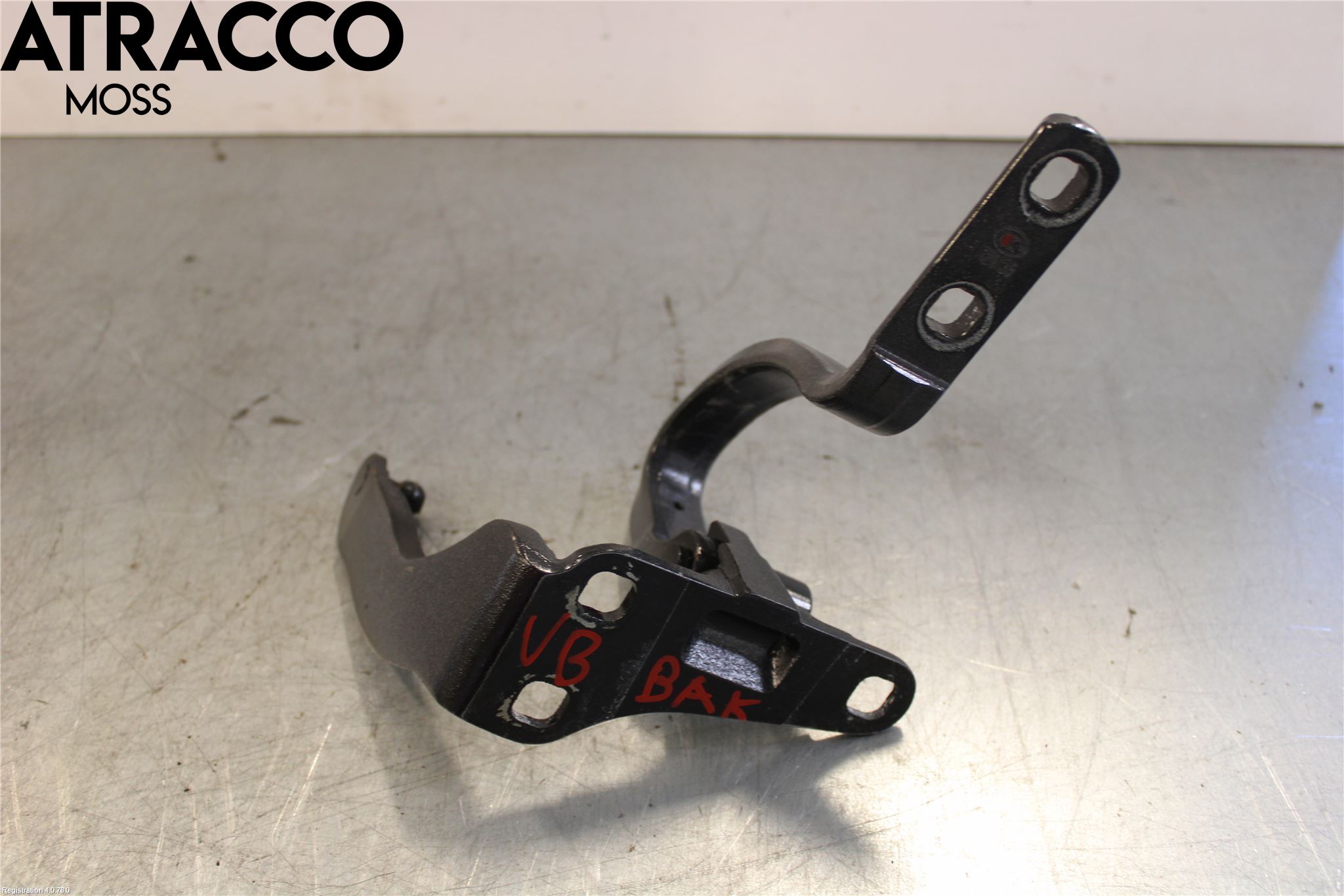 Tesla MODEL X 16- Dørhengsel